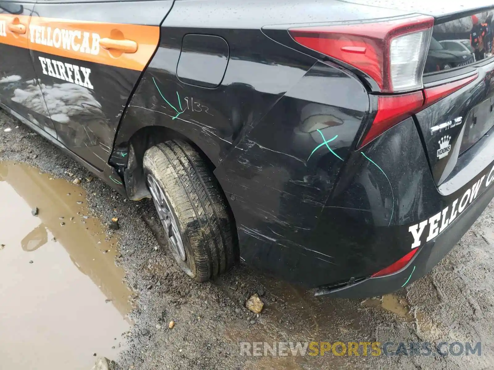 9 Photograph of a damaged car JTDKARFU1K3072542 TOYOTA PRIUS 2019