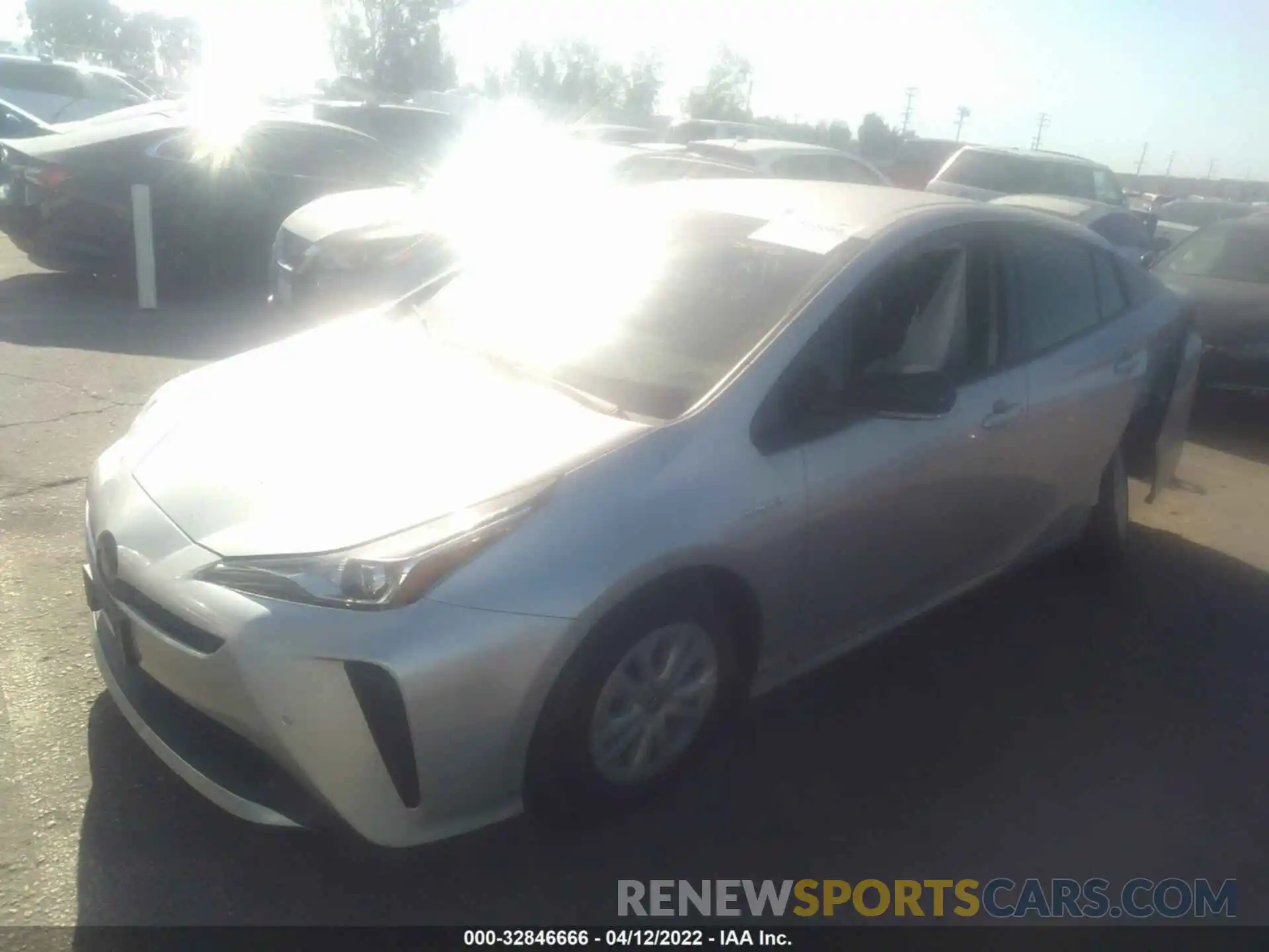 2 Фотография поврежденного автомобиля JTDKARFU2K3072923 TOYOTA PRIUS 2019