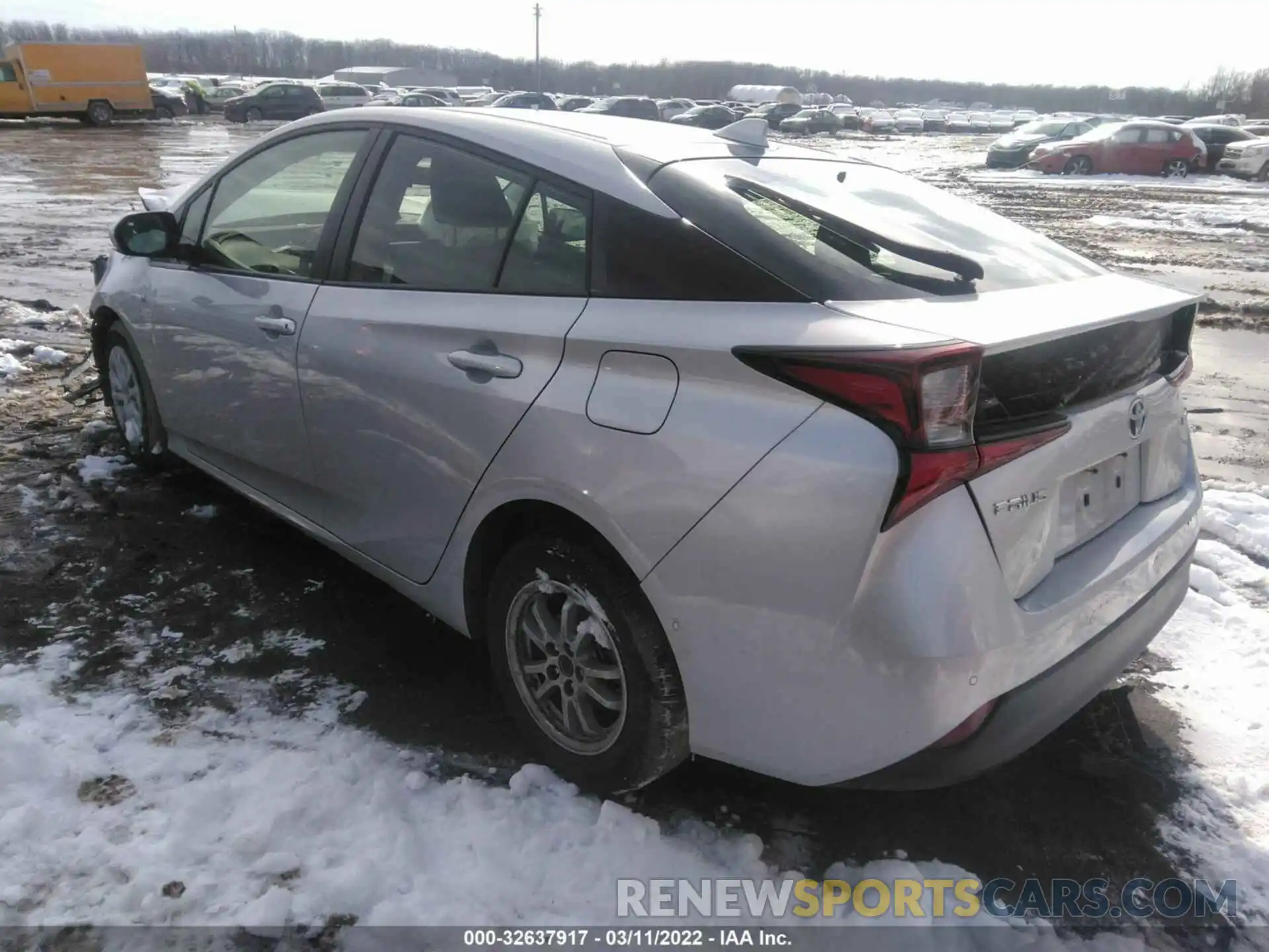 3 Фотография поврежденного автомобиля JTDKARFU2K3093285 TOYOTA PRIUS 2019