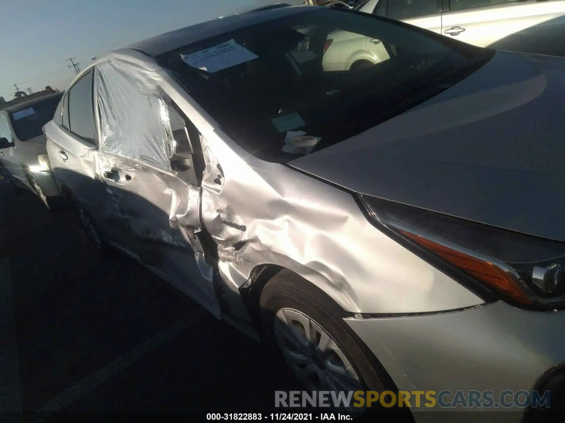 6 Photograph of a damaged car JTDKARFU4K3075886 TOYOTA PRIUS 2019