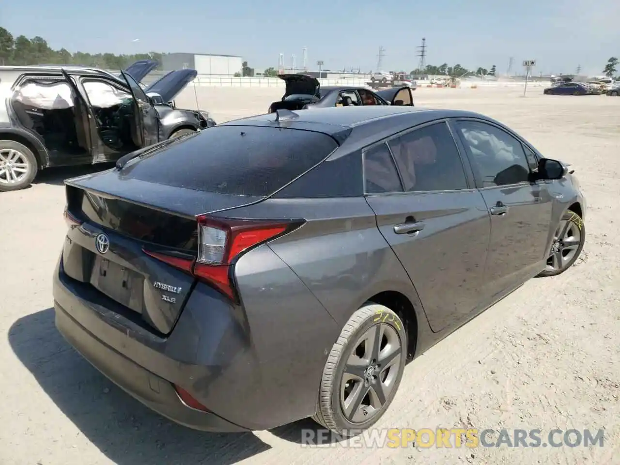 4 Фотография поврежденного автомобиля JTDKARFU5K3069188 TOYOTA PRIUS 2019