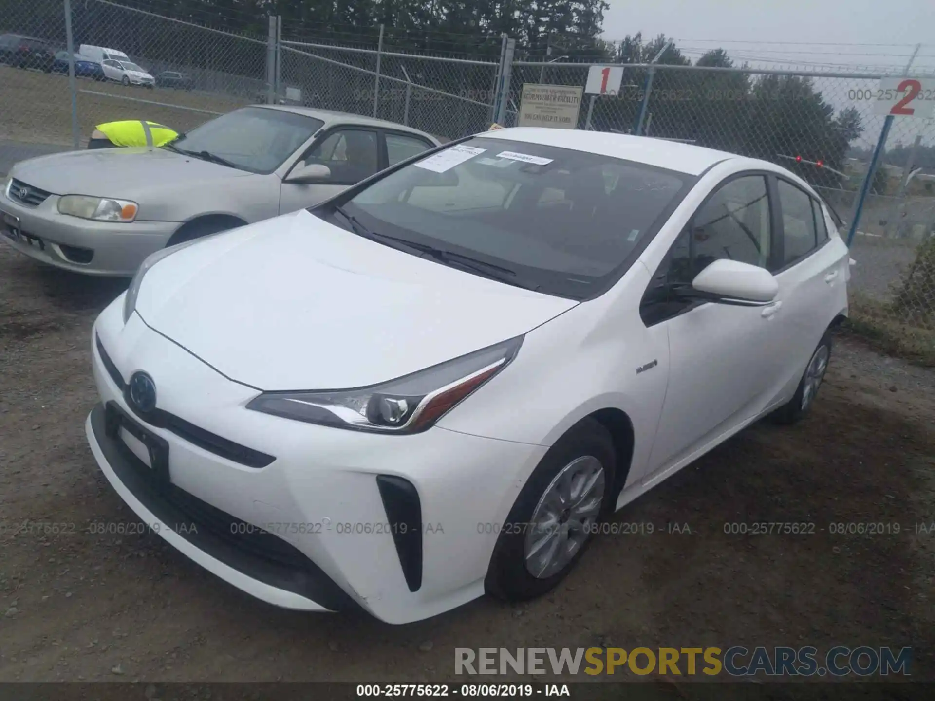 2 Фотография поврежденного автомобиля JTDKARFU7K3075719 TOYOTA PRIUS 2019