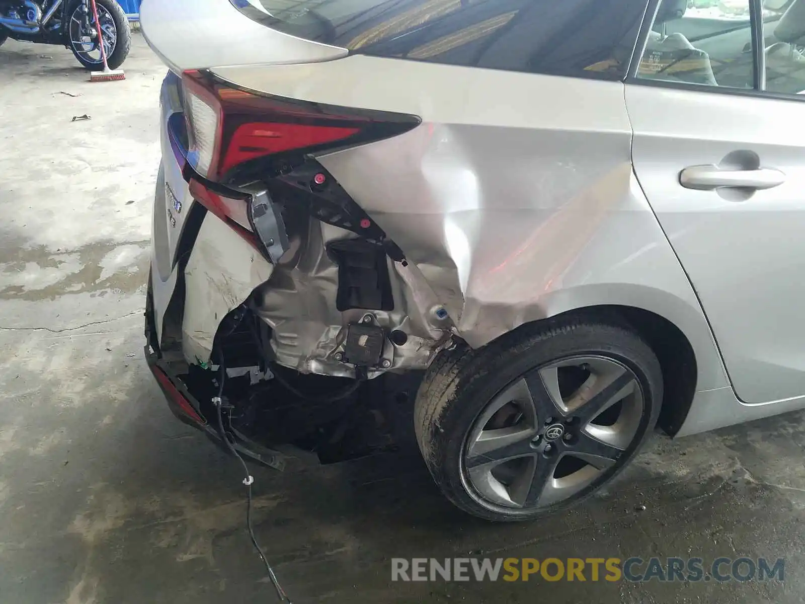 9 Photograph of a damaged car JTDKARFU8K3083005 TOYOTA PRIUS 2019