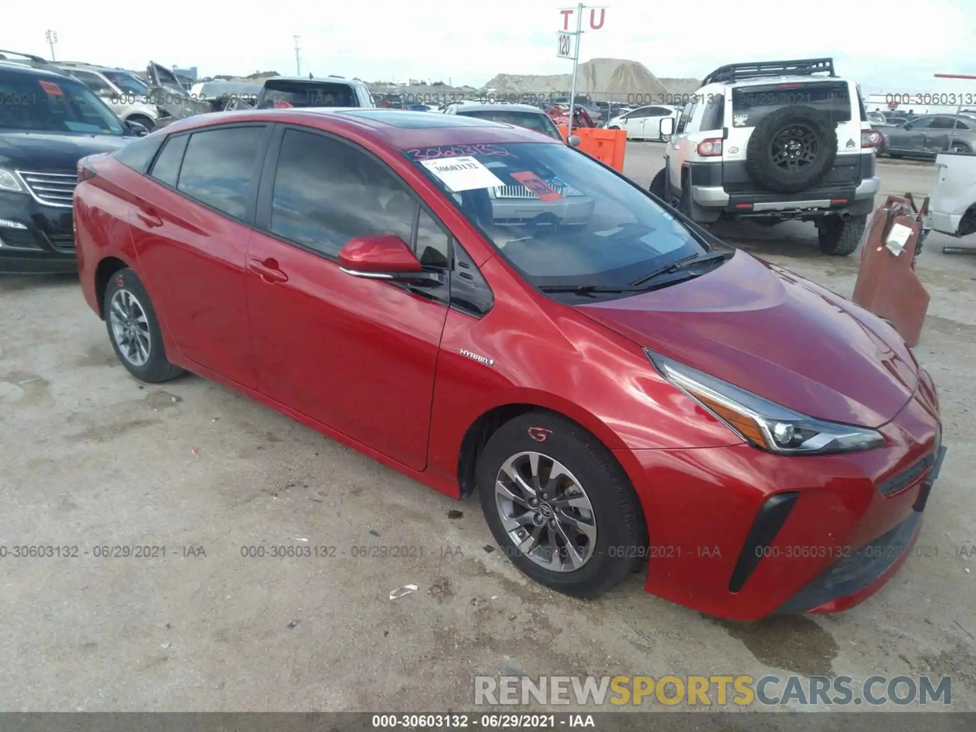 1 Фотография поврежденного автомобиля JTDKARFU8K3088561 TOYOTA PRIUS 2019