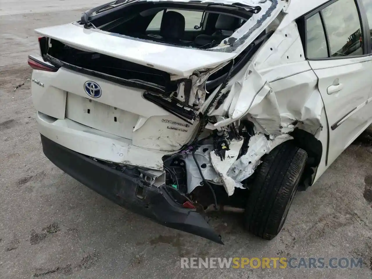 9 Photograph of a damaged car JTDKARFU8K3091119 TOYOTA PRIUS 2019