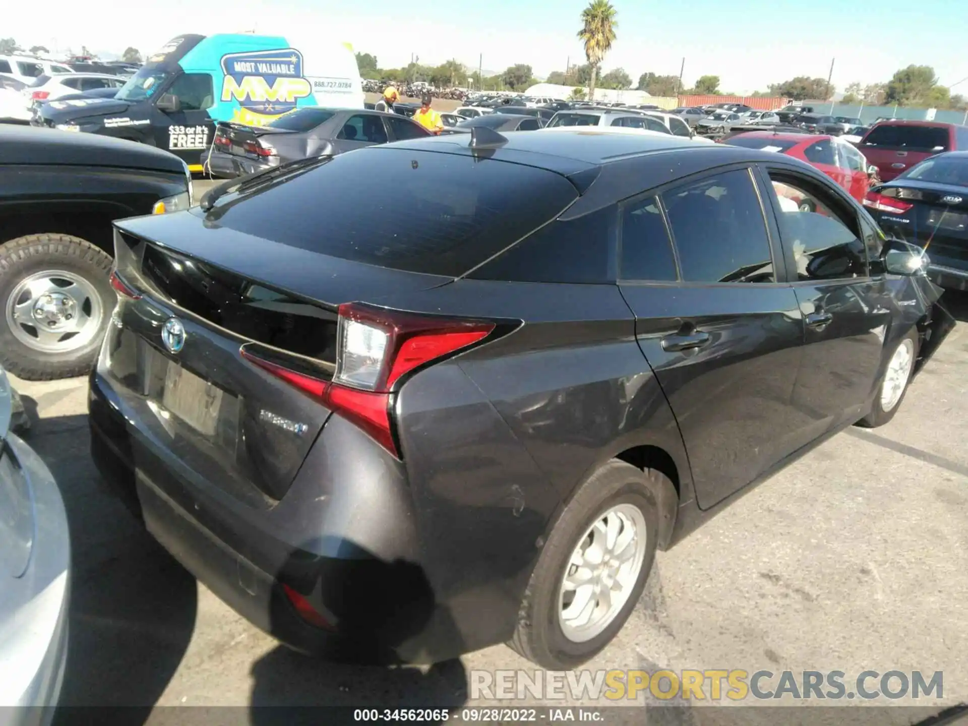 4 Фотография поврежденного автомобиля JTDKARFU9K3080050 TOYOTA PRIUS 2019