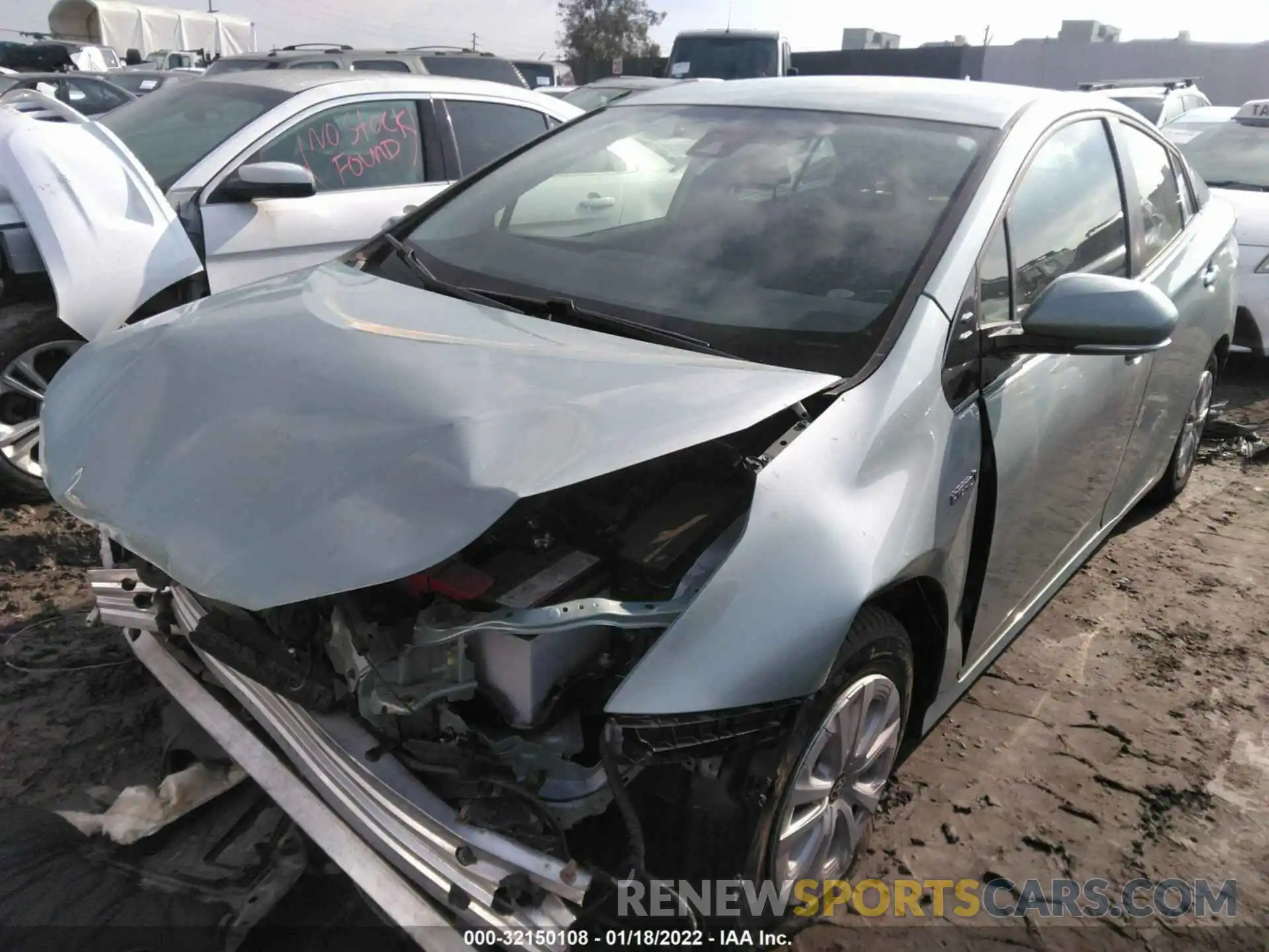 2 Фотография поврежденного автомобиля JTDKARFUXK3071504 TOYOTA PRIUS 2019