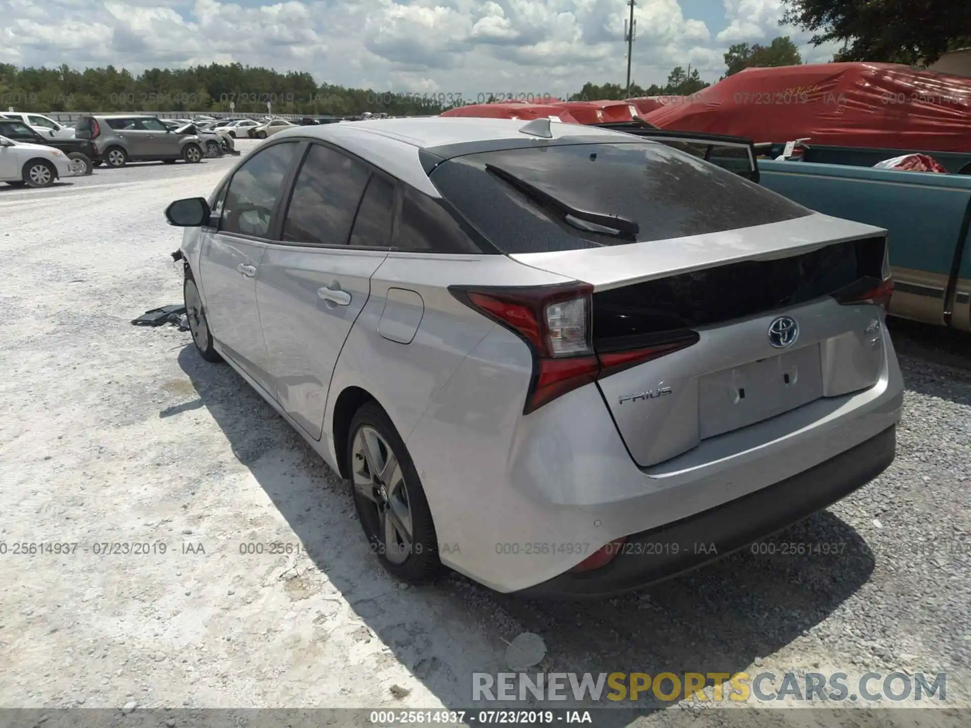 3 Фотография поврежденного автомобиля JTDKARFUXK3072877 TOYOTA PRIUS 2019