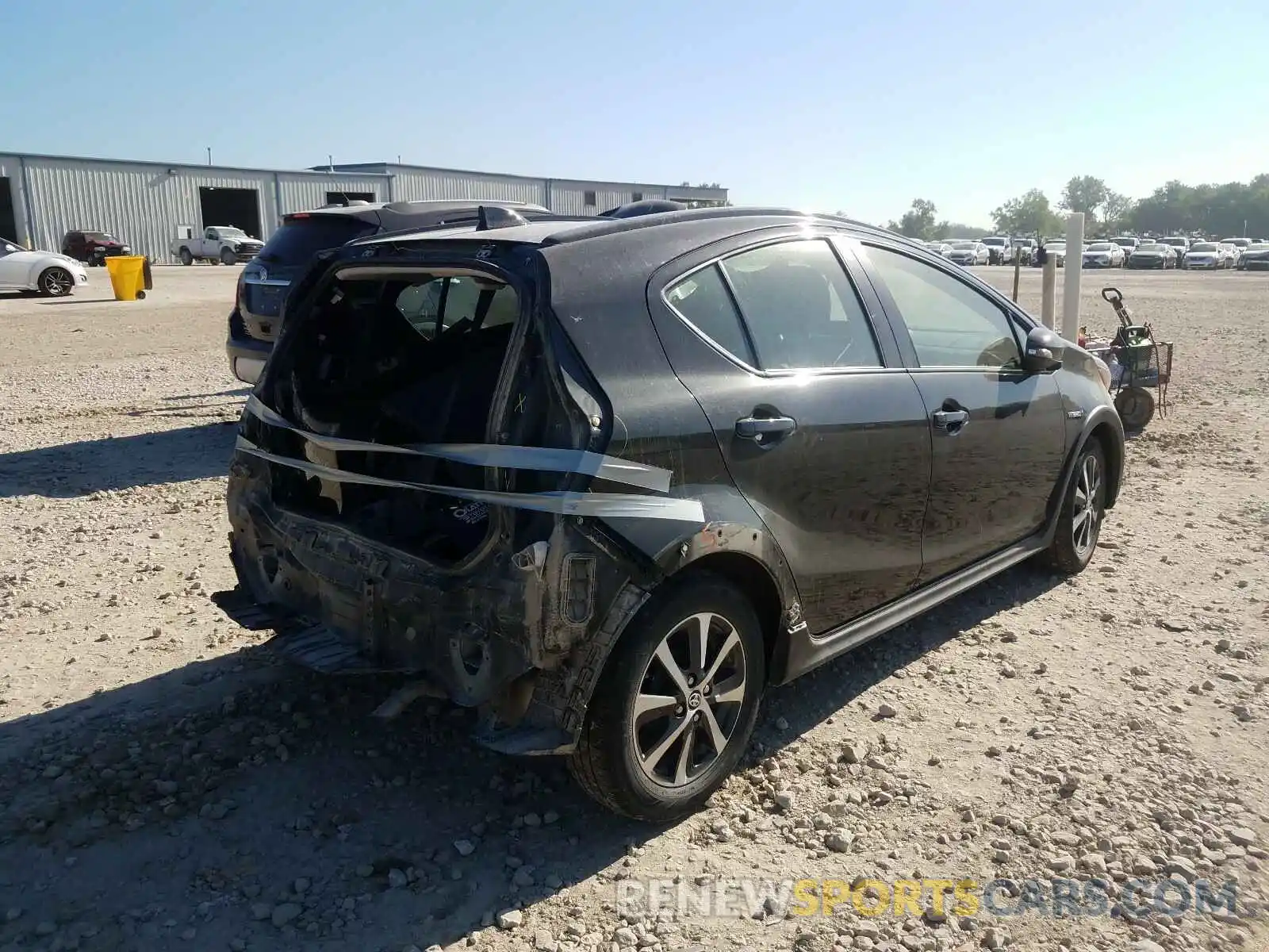 4 Фотография поврежденного автомобиля JTDKDTB32K1623140 TOYOTA PRIUS 2019