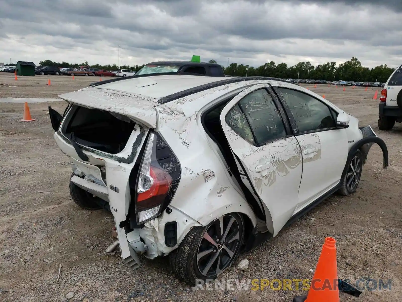 4 Photograph of a damaged car JTDKDTB35K1622760 TOYOTA PRIUS 2019