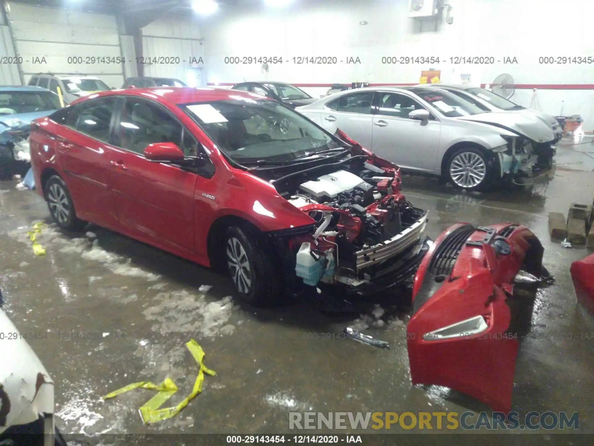 1 Photograph of a damaged car JTDL9RFU0K3000826 TOYOTA PRIUS 2019