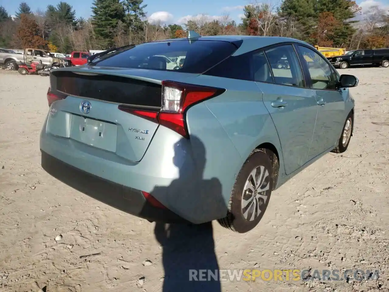 4 Photograph of a damaged car JTDL9RFU0K3001037 TOYOTA PRIUS 2019