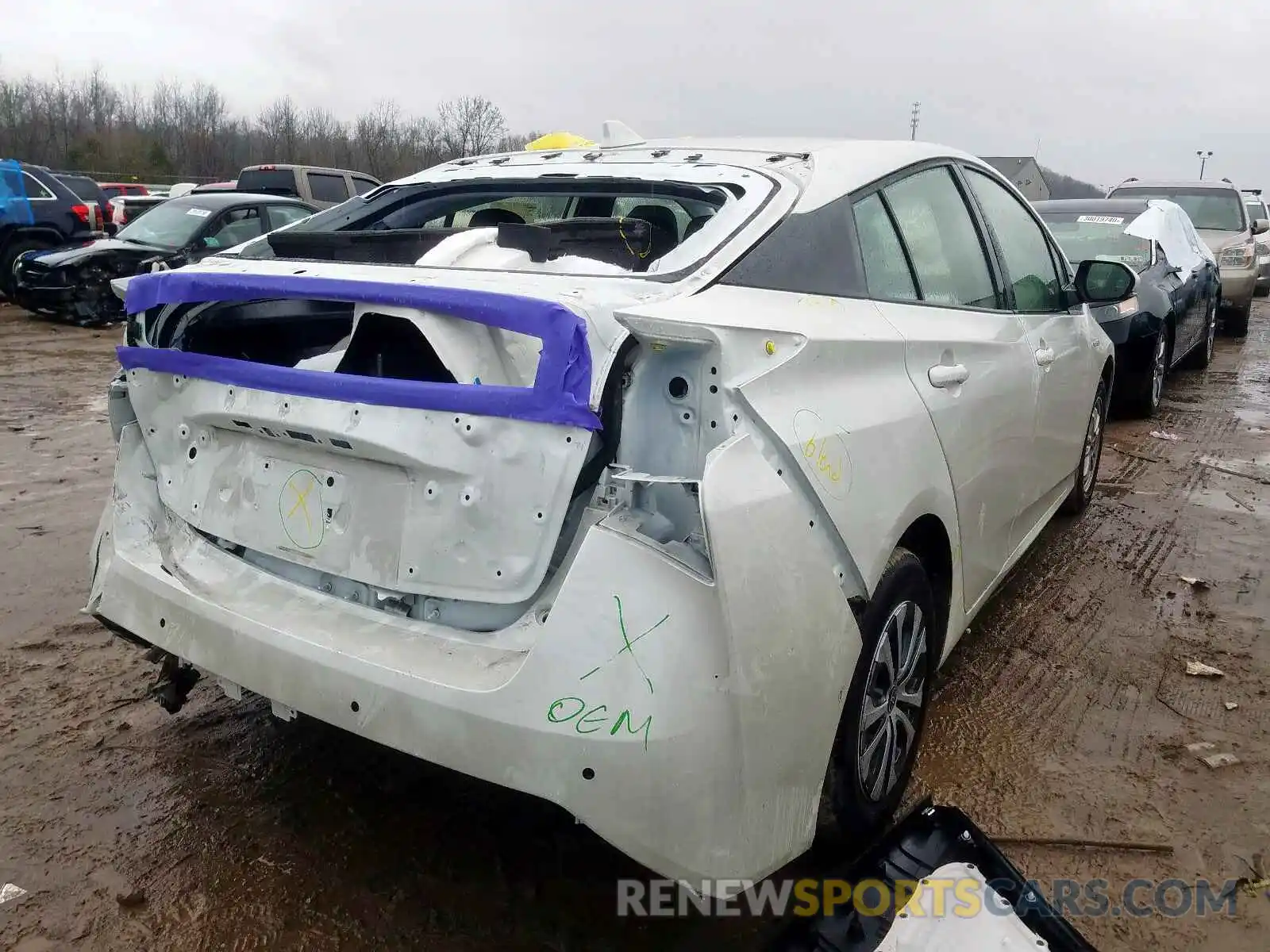 4 Photograph of a damaged car JTDL9RFU0K3003760 TOYOTA PRIUS 2019