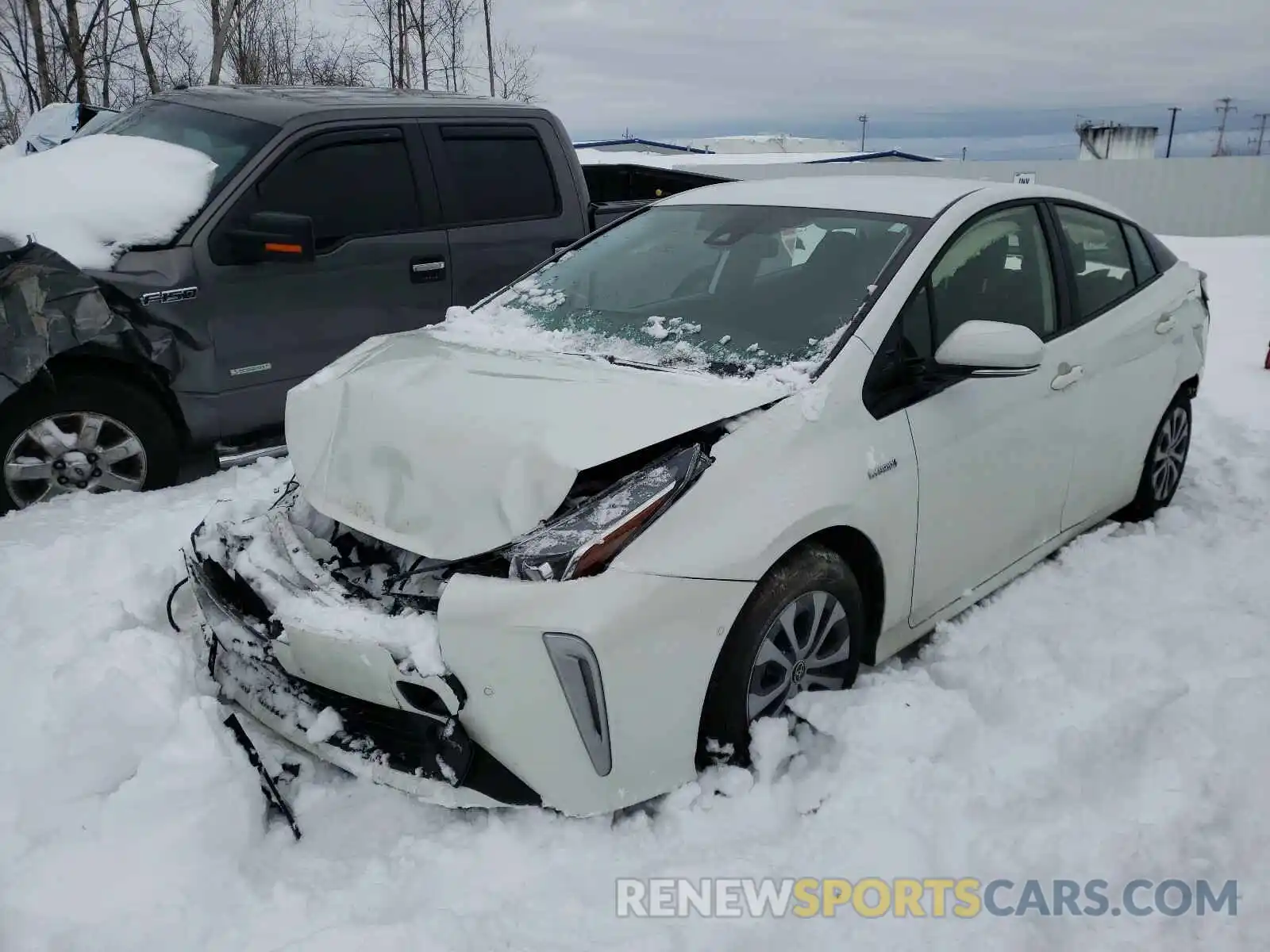 2 Фотография поврежденного автомобиля JTDL9RFU0K3008425 TOYOTA PRIUS 2019