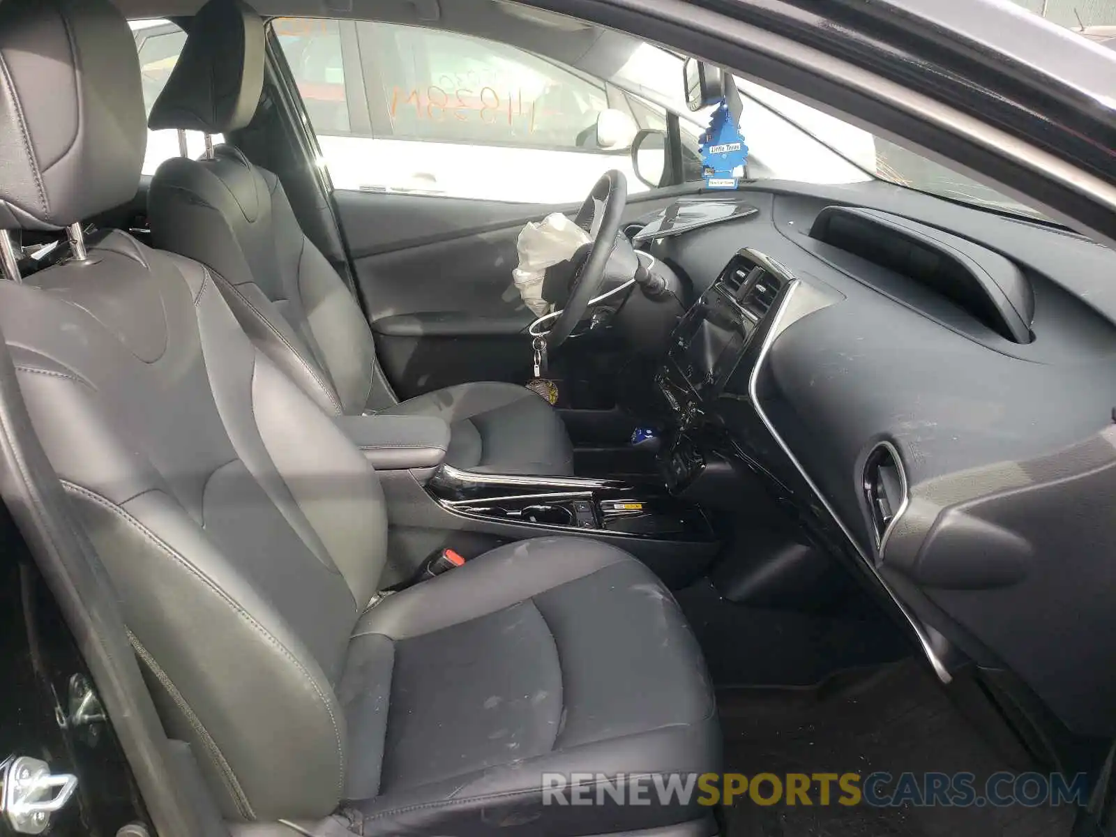 5 Photograph of a damaged car JTDL9RFU0K3010899 TOYOTA PRIUS 2019