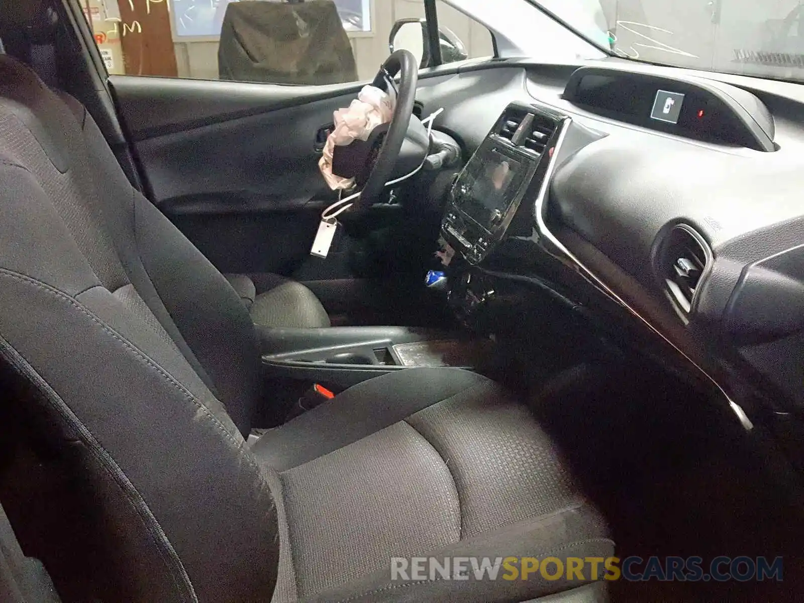 5 Photograph of a damaged car JTDL9RFU1K3001354 TOYOTA PRIUS 2019