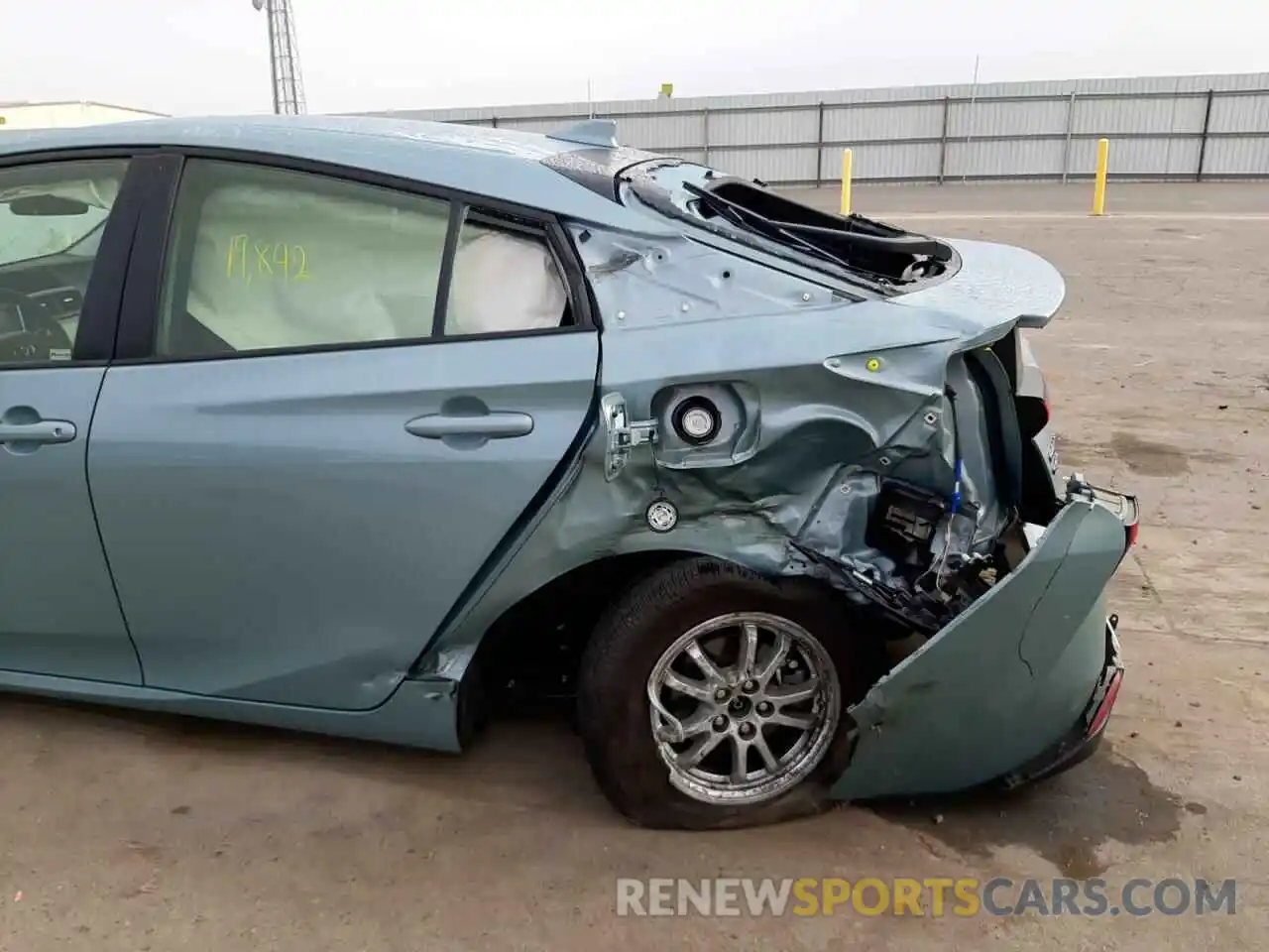 9 Photograph of a damaged car JTDL9RFU1K3005226 TOYOTA PRIUS 2019