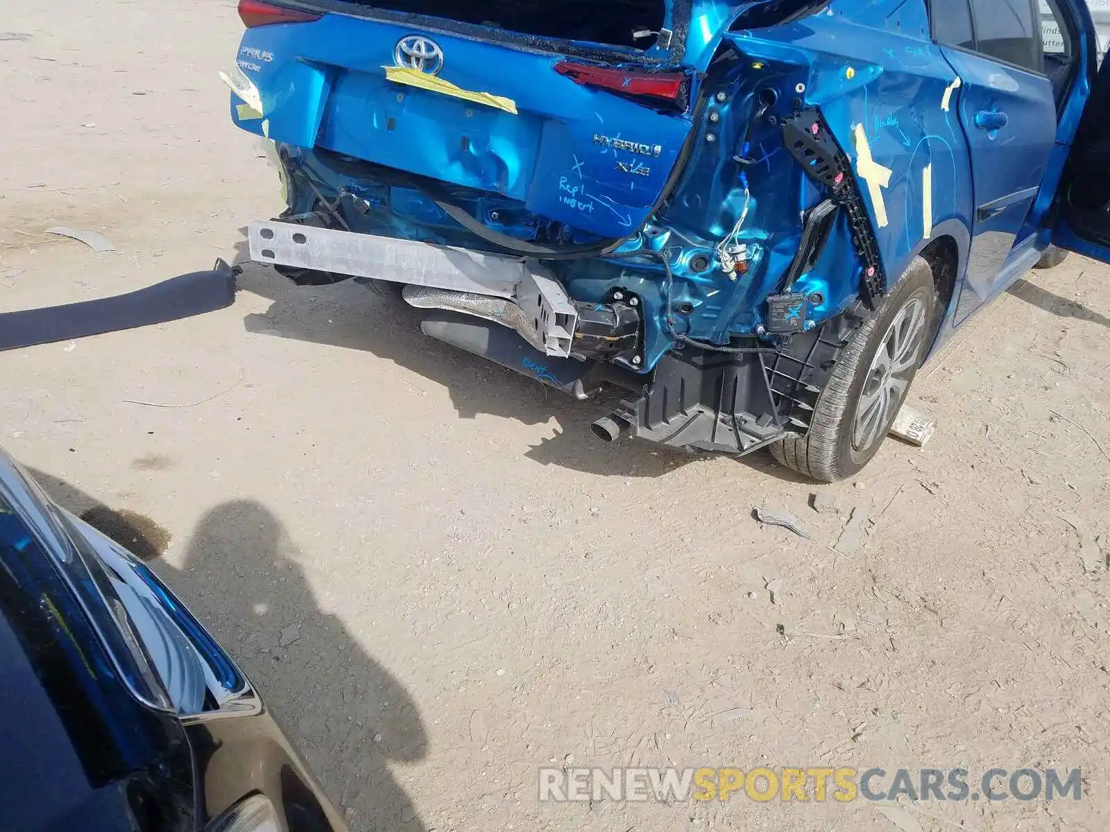 9 Photograph of a damaged car JTDL9RFU1K3005517 TOYOTA PRIUS 2019