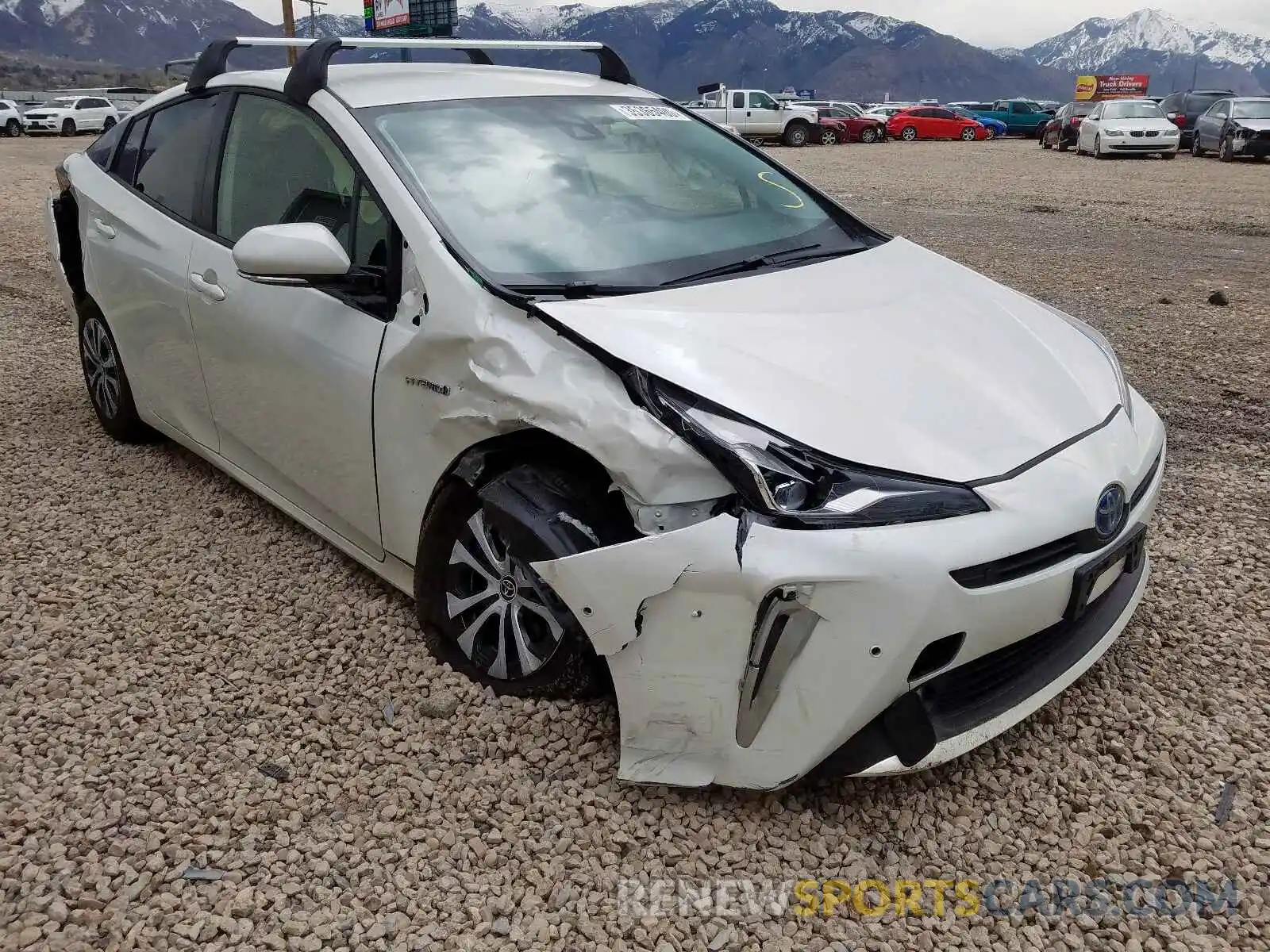 1 Фотография поврежденного автомобиля JTDL9RFU1K3007400 TOYOTA PRIUS 2019