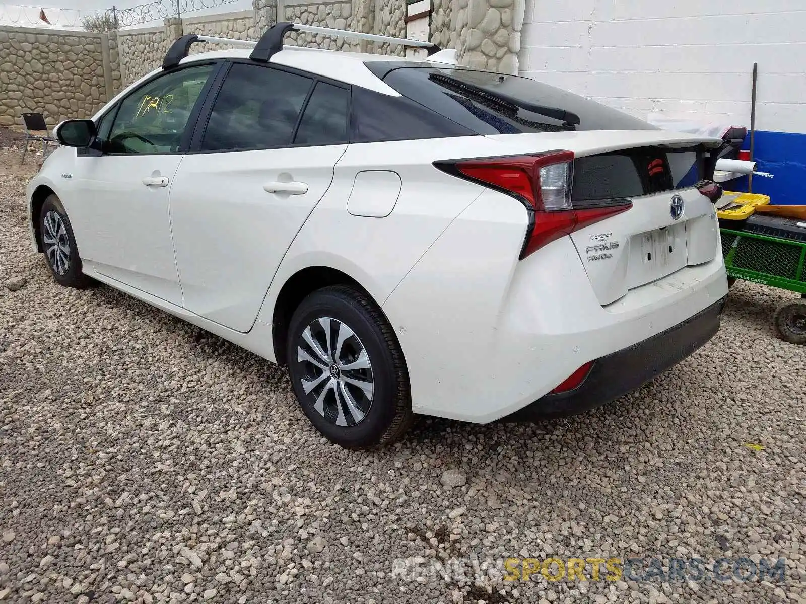 3 Фотография поврежденного автомобиля JTDL9RFU1K3007400 TOYOTA PRIUS 2019