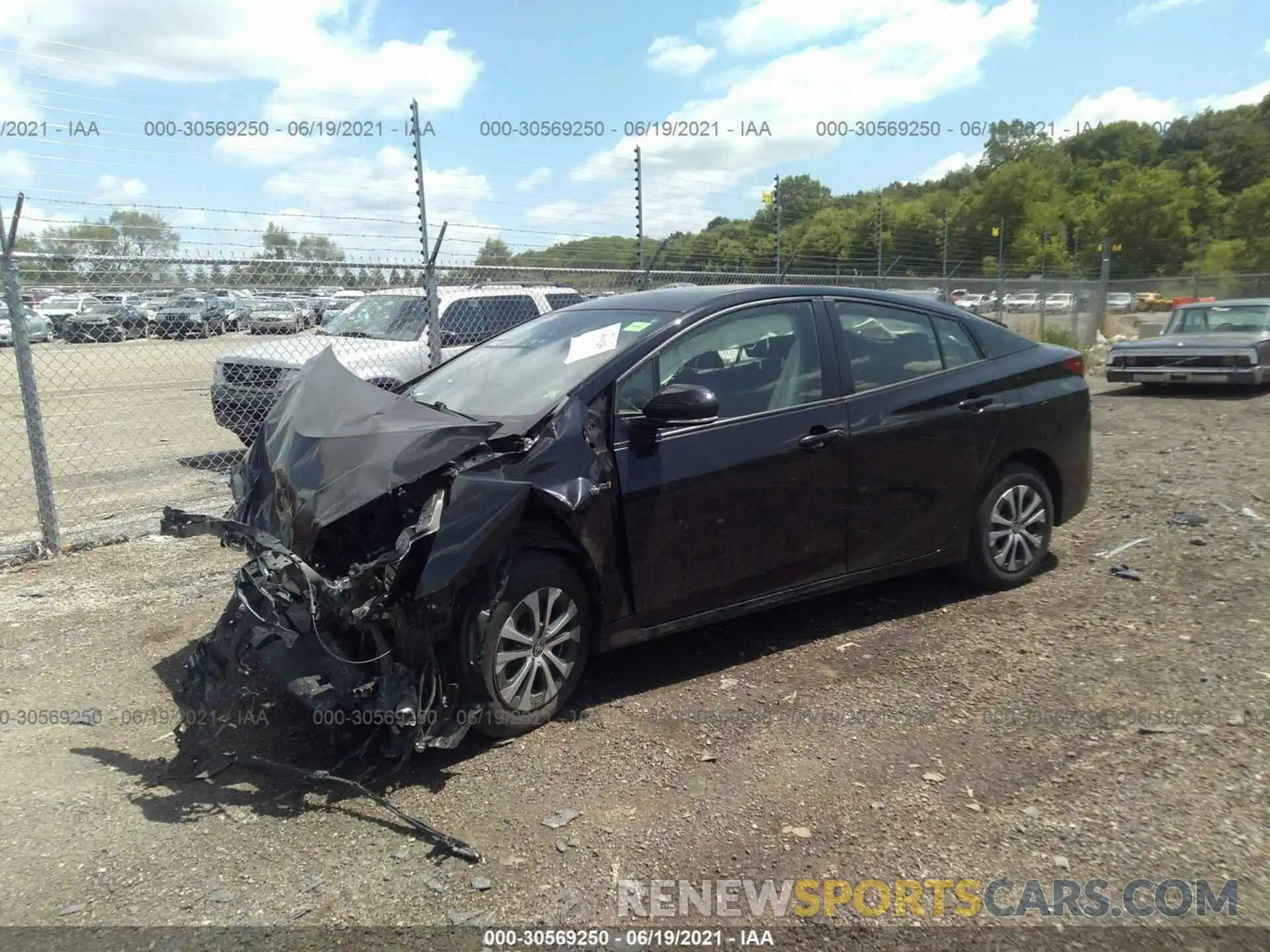 2 Фотография поврежденного автомобиля JTDL9RFU2K3002464 TOYOTA PRIUS 2019