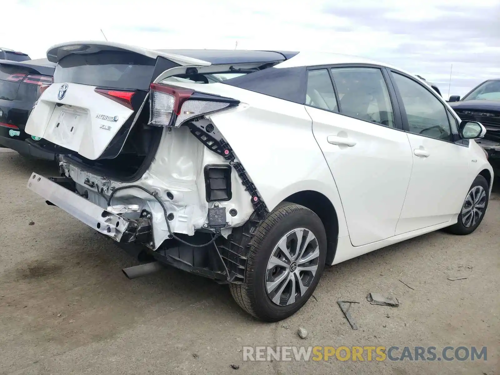 4 Photograph of a damaged car JTDL9RFU2K3004604 TOYOTA PRIUS 2019