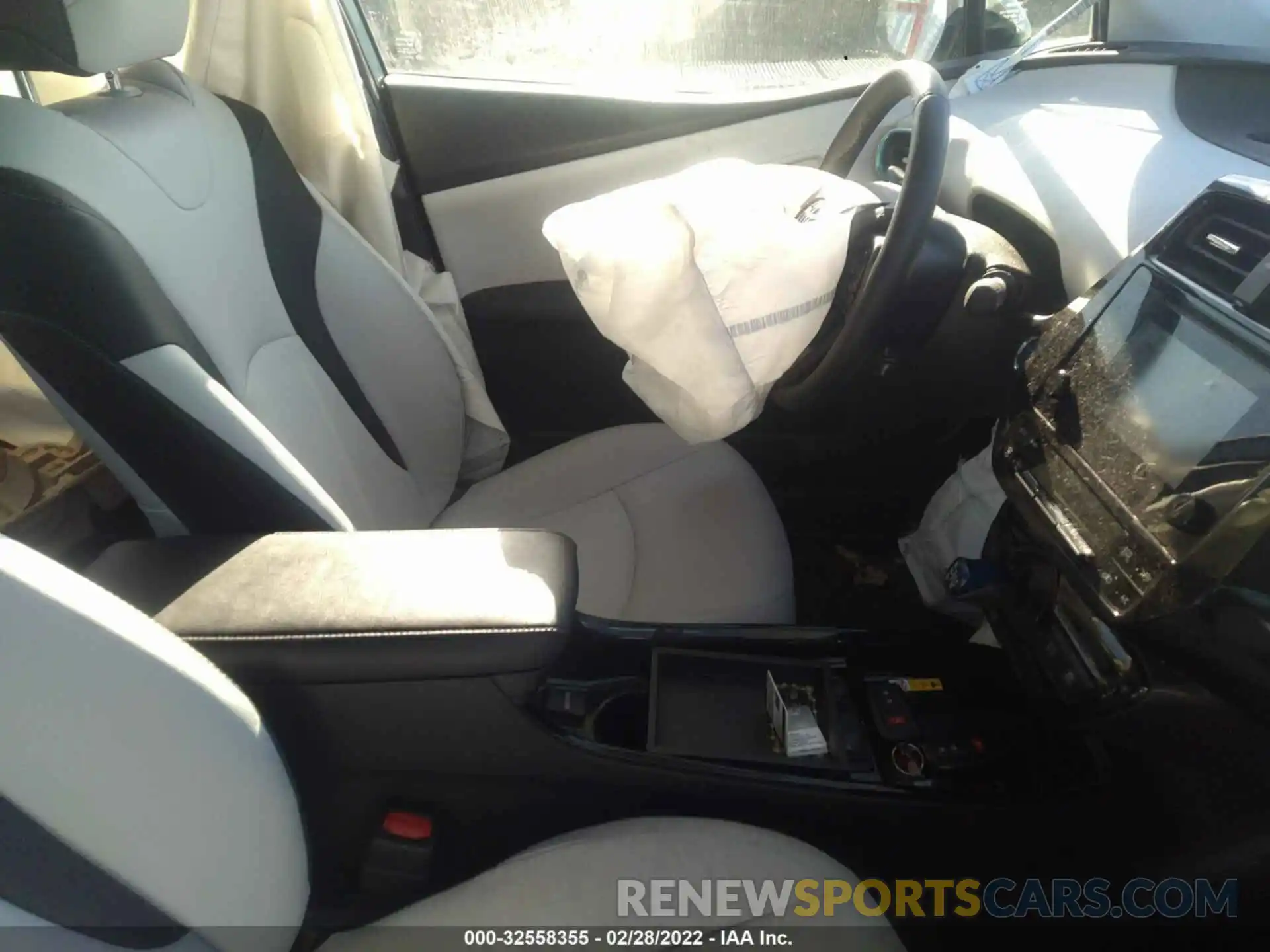 5 Photograph of a damaged car JTDL9RFU2K3009169 TOYOTA PRIUS 2019