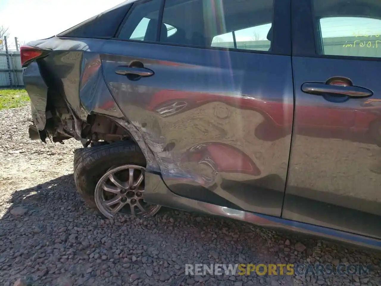 9 Photograph of a damaged car JTDL9RFU3K3006071 TOYOTA PRIUS 2019