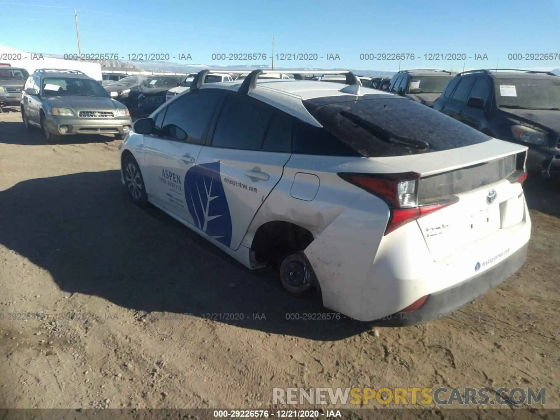 3 Фотография поврежденного автомобиля JTDL9RFU4K3010095 TOYOTA PRIUS 2019