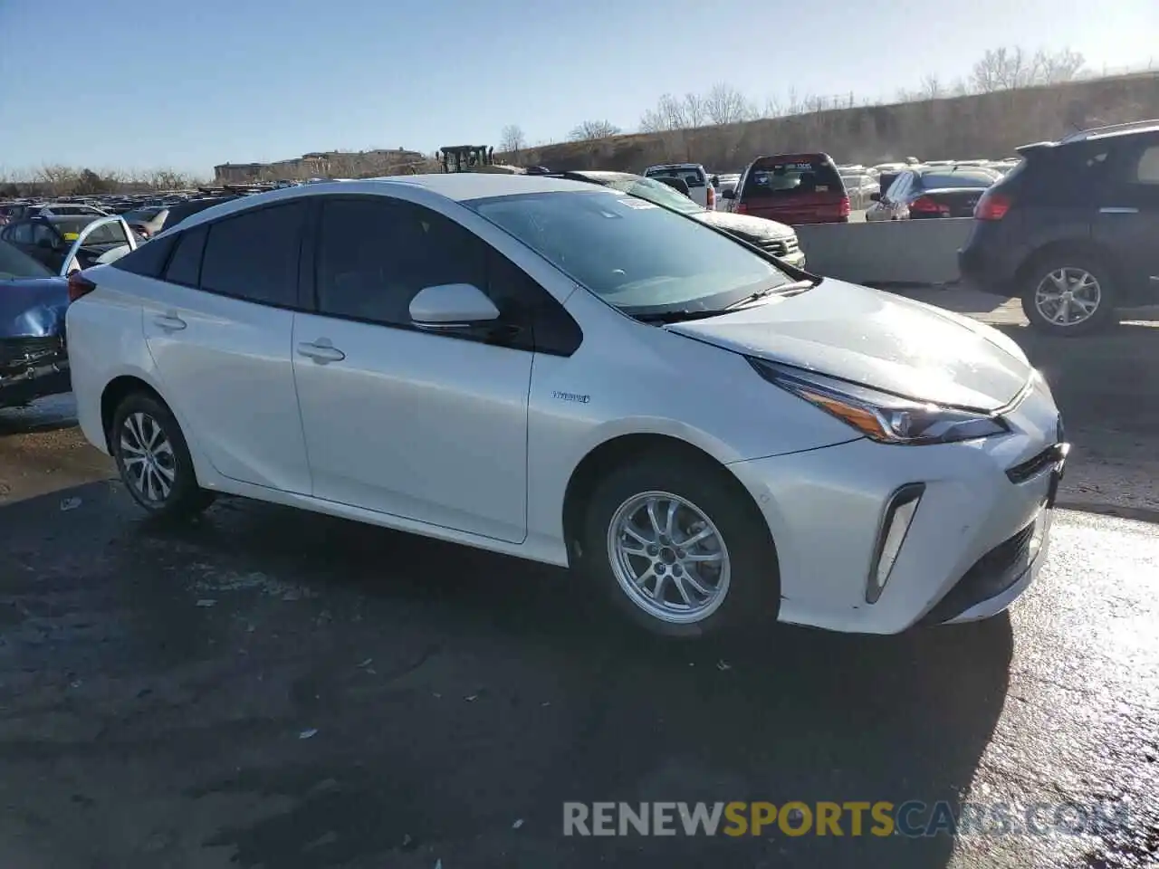 4 Фотография поврежденного автомобиля JTDL9RFU5K3011434 TOYOTA PRIUS 2019