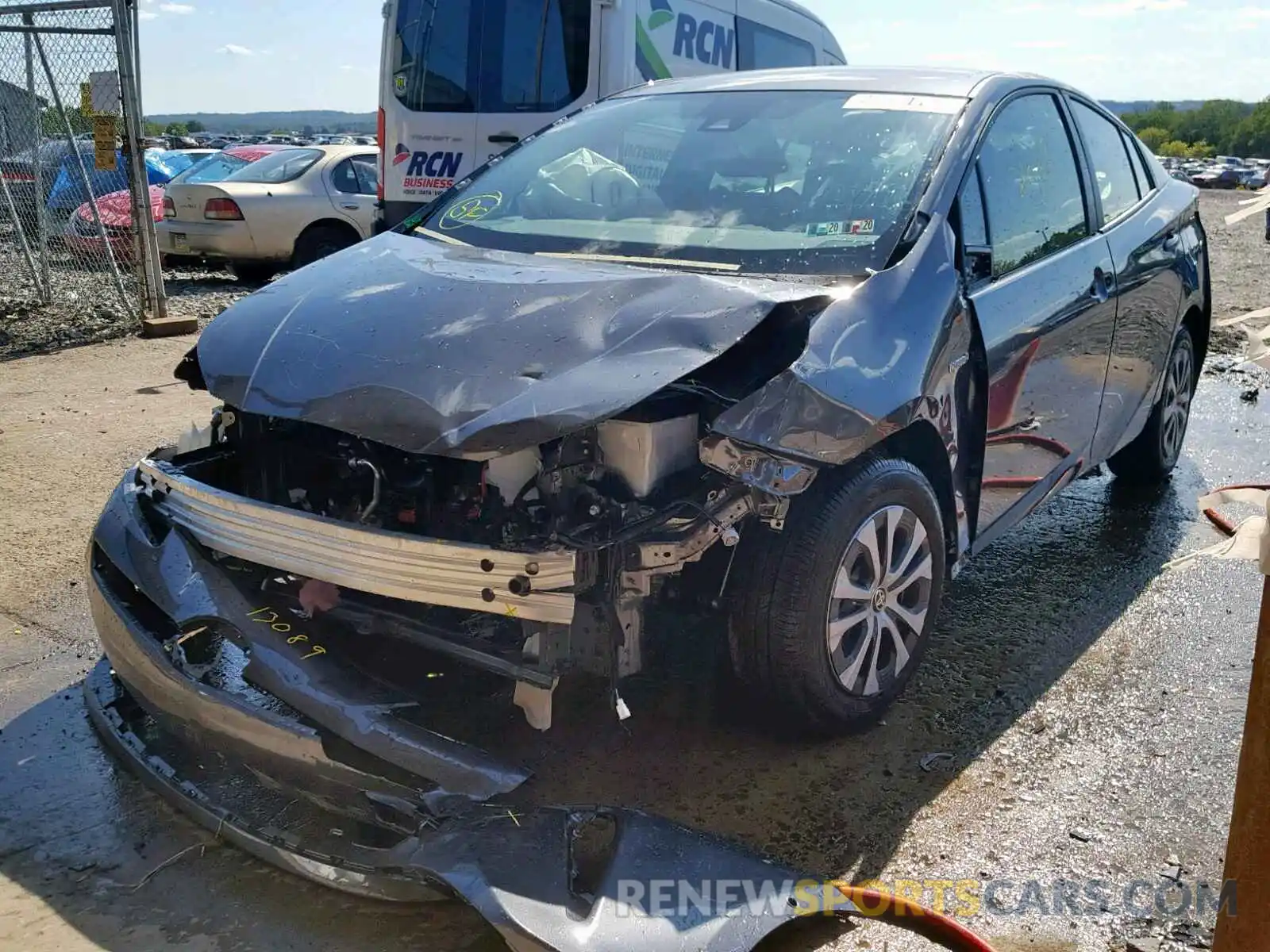 2 Фотография поврежденного автомобиля JTDL9RFU7K3001715 TOYOTA PRIUS 2019