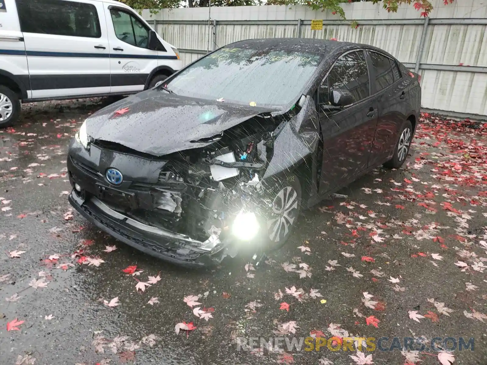 2 Фотография поврежденного автомобиля JTDL9RFU8K3012139 TOYOTA PRIUS 2019