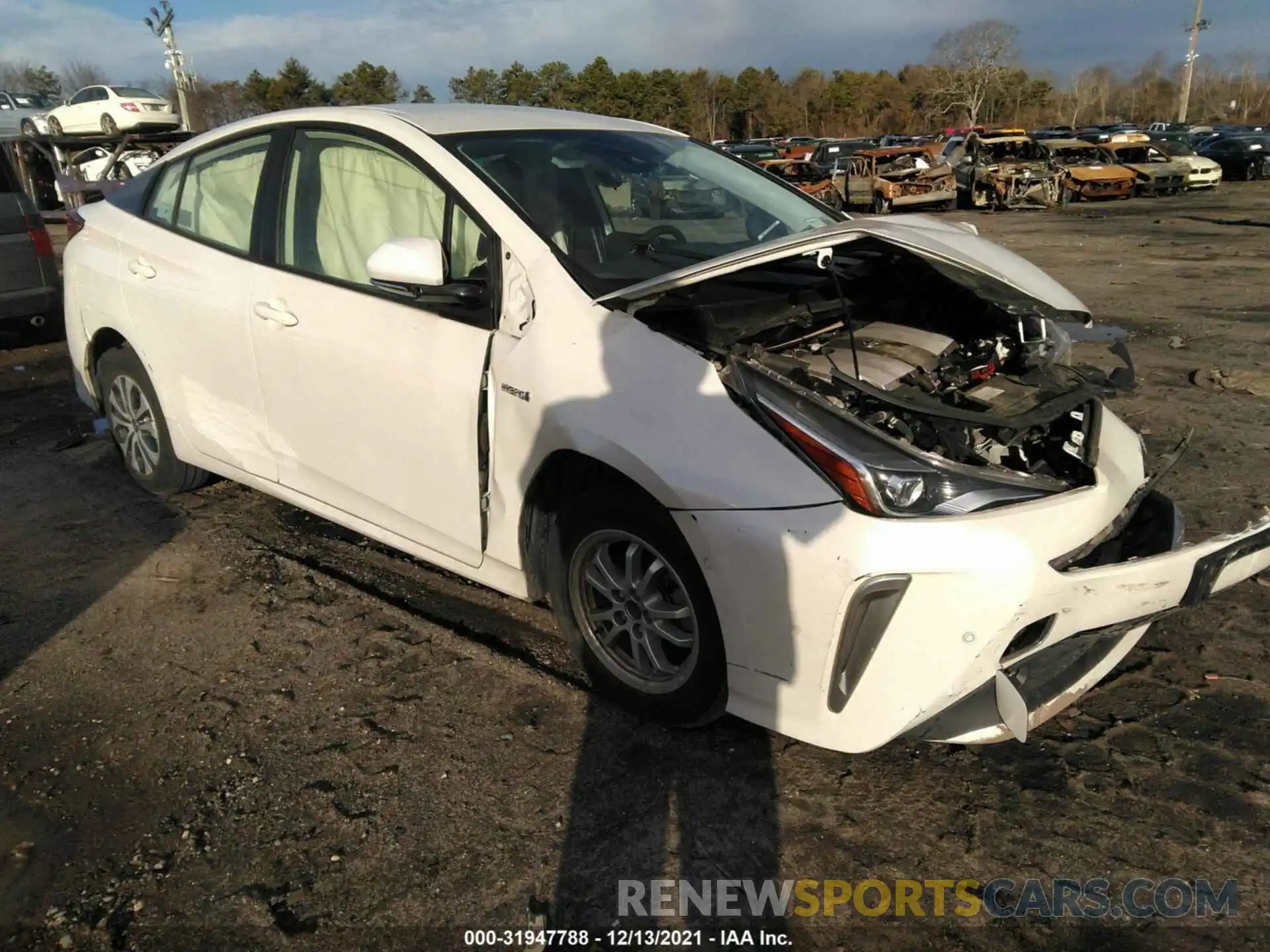 1 Photograph of a damaged car JTDL9RFU9K3005801 TOYOTA PRIUS 2019