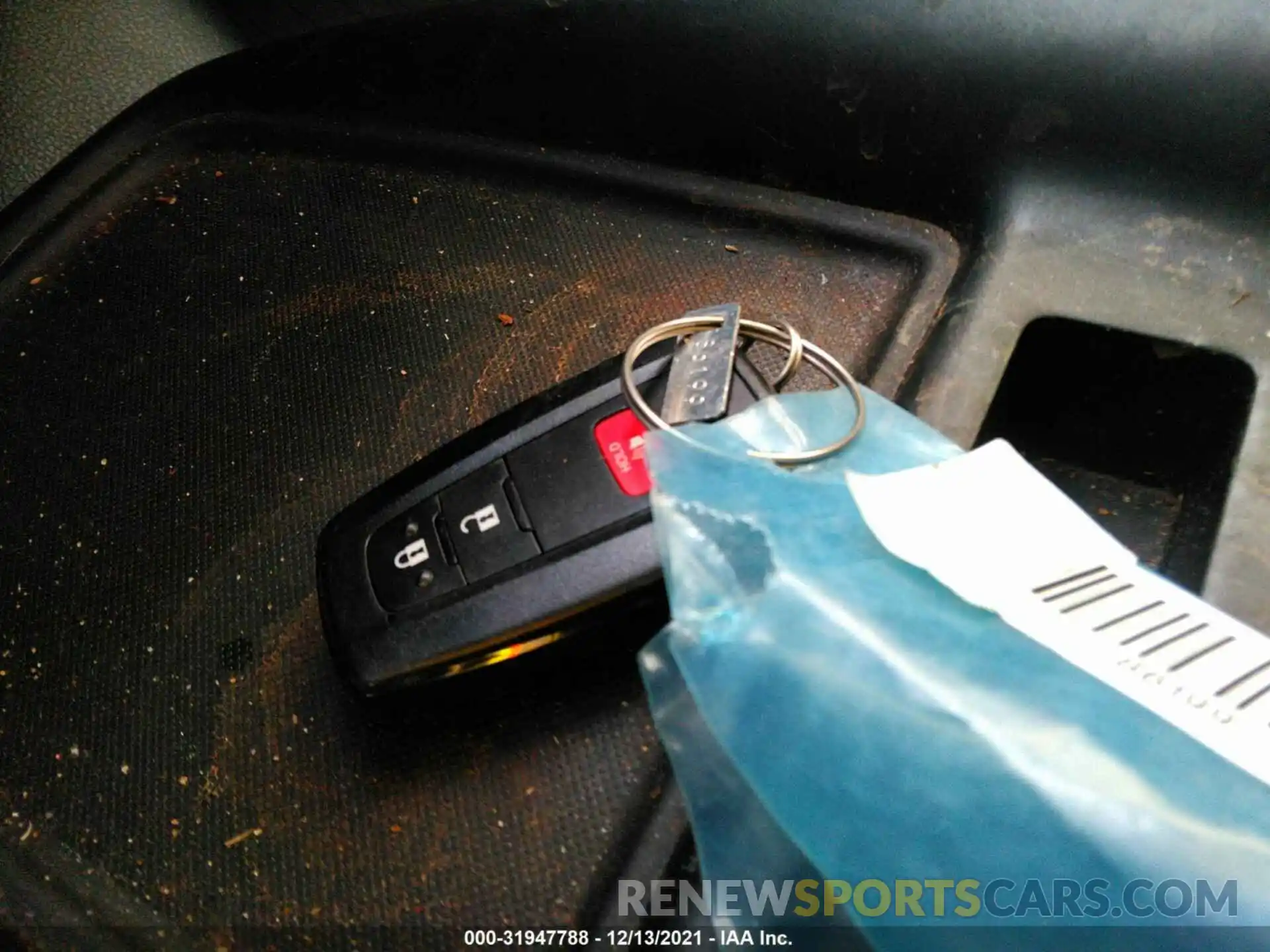 11 Photograph of a damaged car JTDL9RFU9K3005801 TOYOTA PRIUS 2019