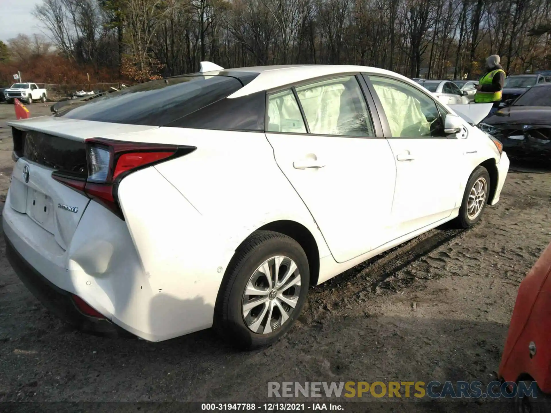 4 Photograph of a damaged car JTDL9RFU9K3005801 TOYOTA PRIUS 2019