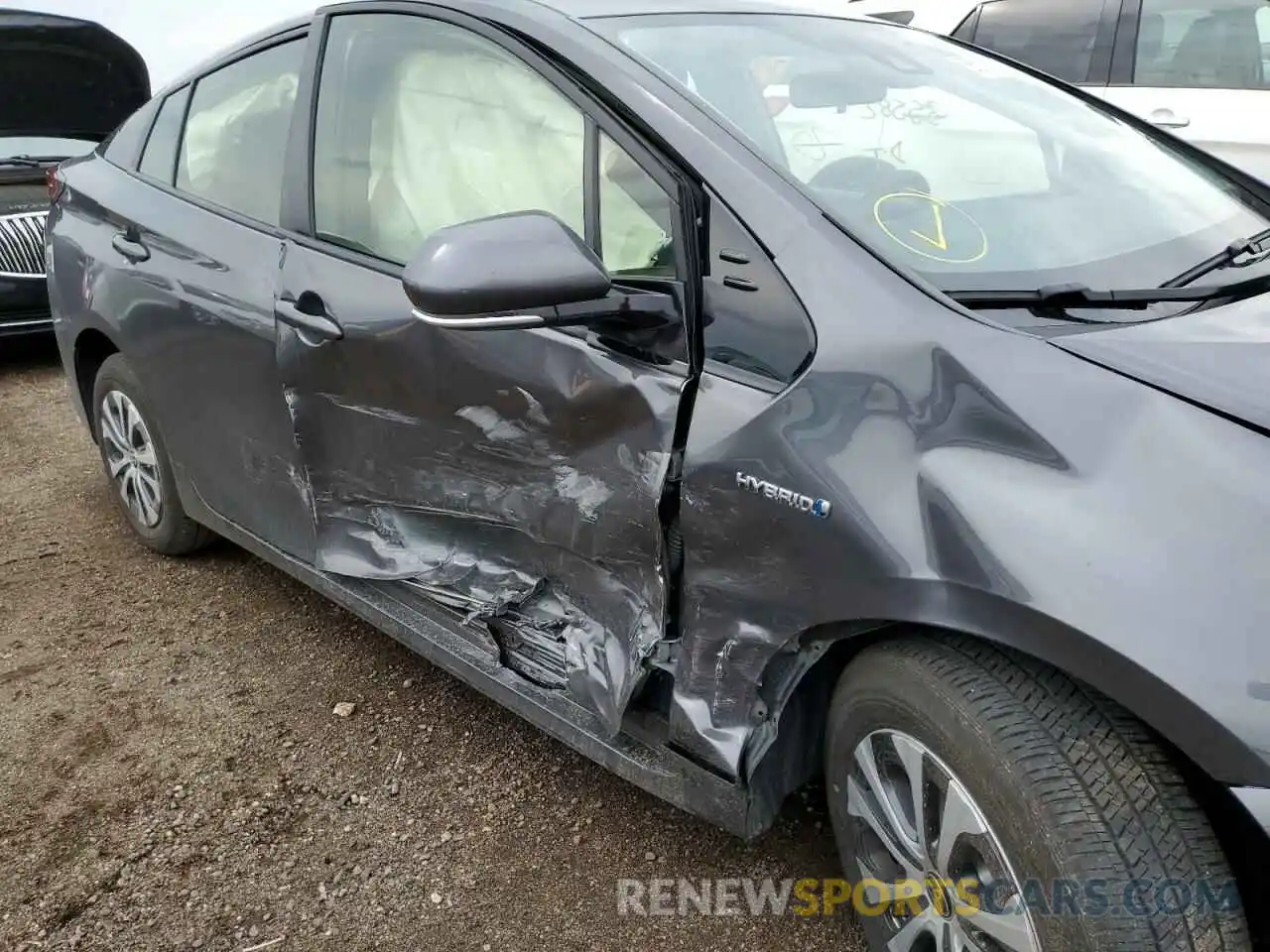 9 Photograph of a damaged car JTDL9RFU9K3008388 TOYOTA PRIUS 2019