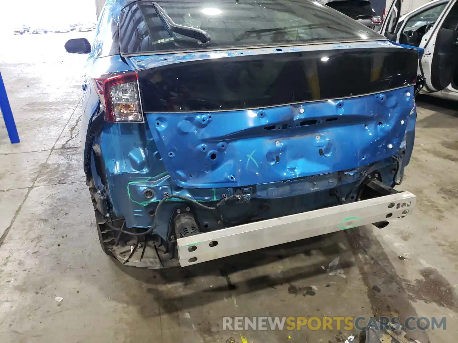 9 Photograph of a damaged car JTDL9RFUXK3009775 TOYOTA PRIUS 2019