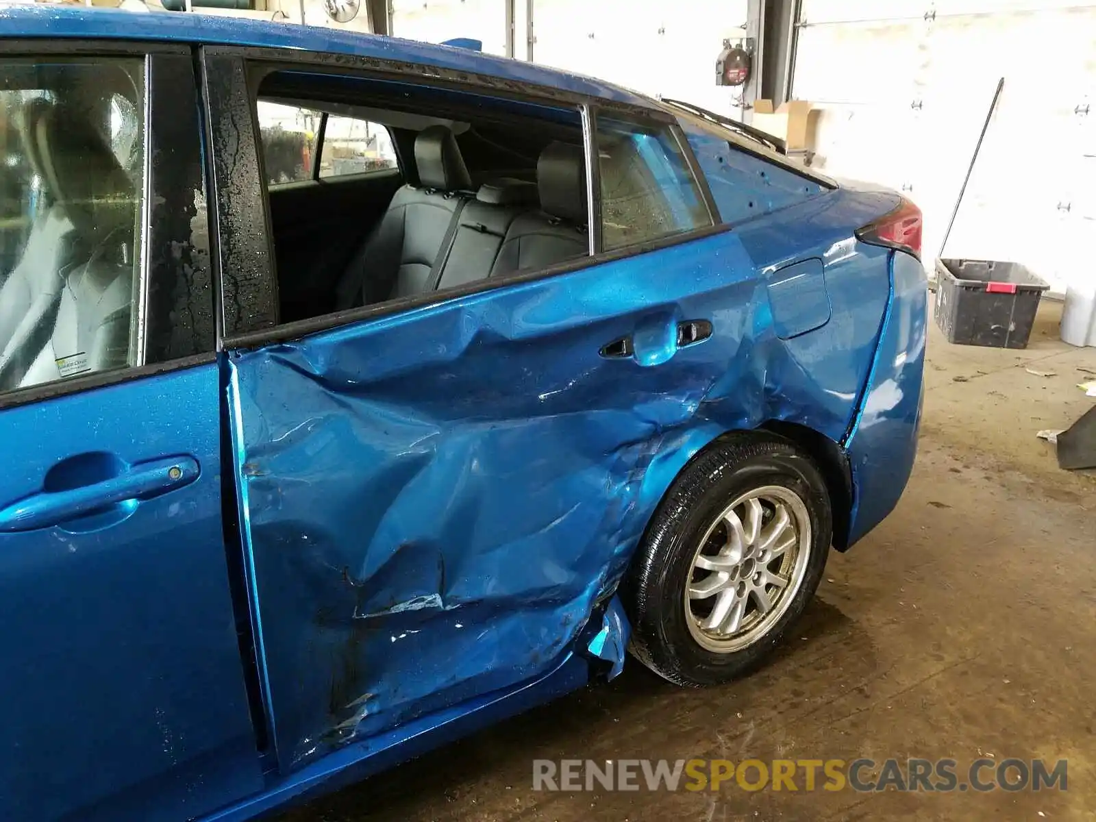 9 Photograph of a damaged car JTDL9RFUXK3012417 TOYOTA PRIUS 2019