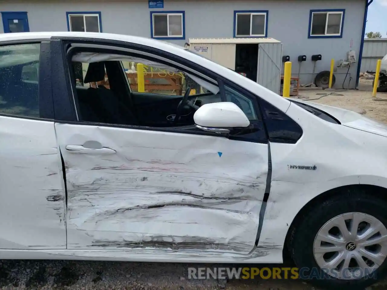 9 Photograph of a damaged car JTDKARFU0L3110232 TOYOTA PRIUS 2020