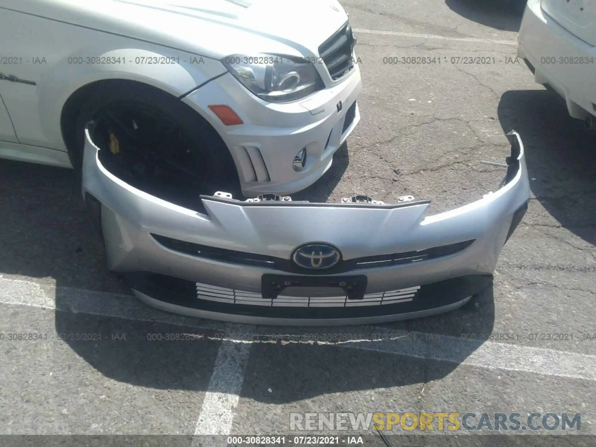 12 Photograph of a damaged car JTDKARFU0L3111655 TOYOTA PRIUS 2020