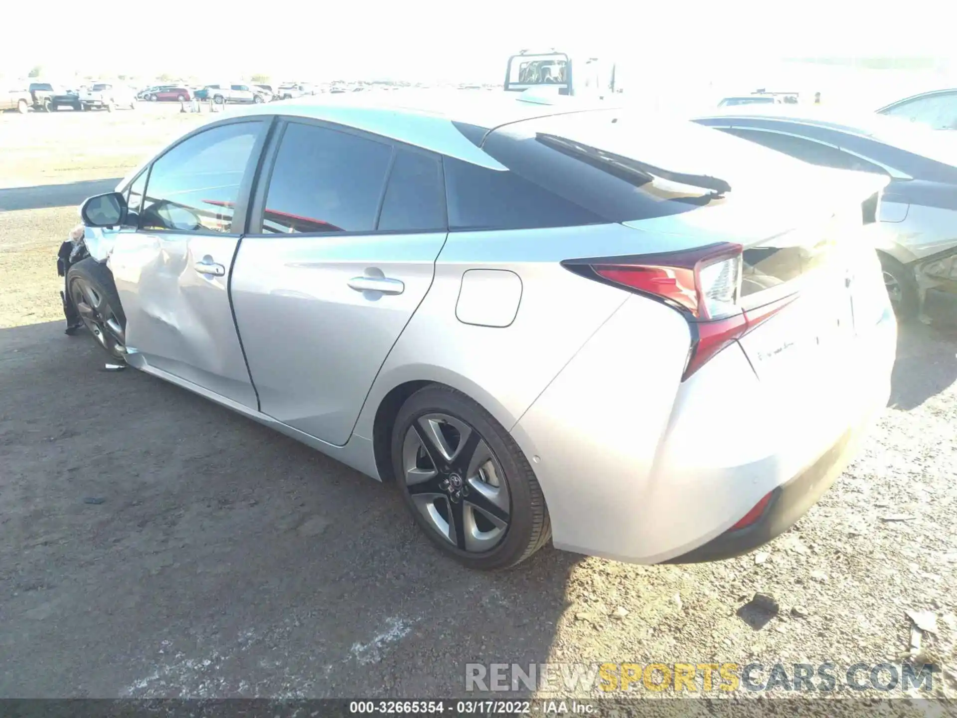 3 Фотография поврежденного автомобиля JTDKARFU1L3113415 TOYOTA PRIUS 2020