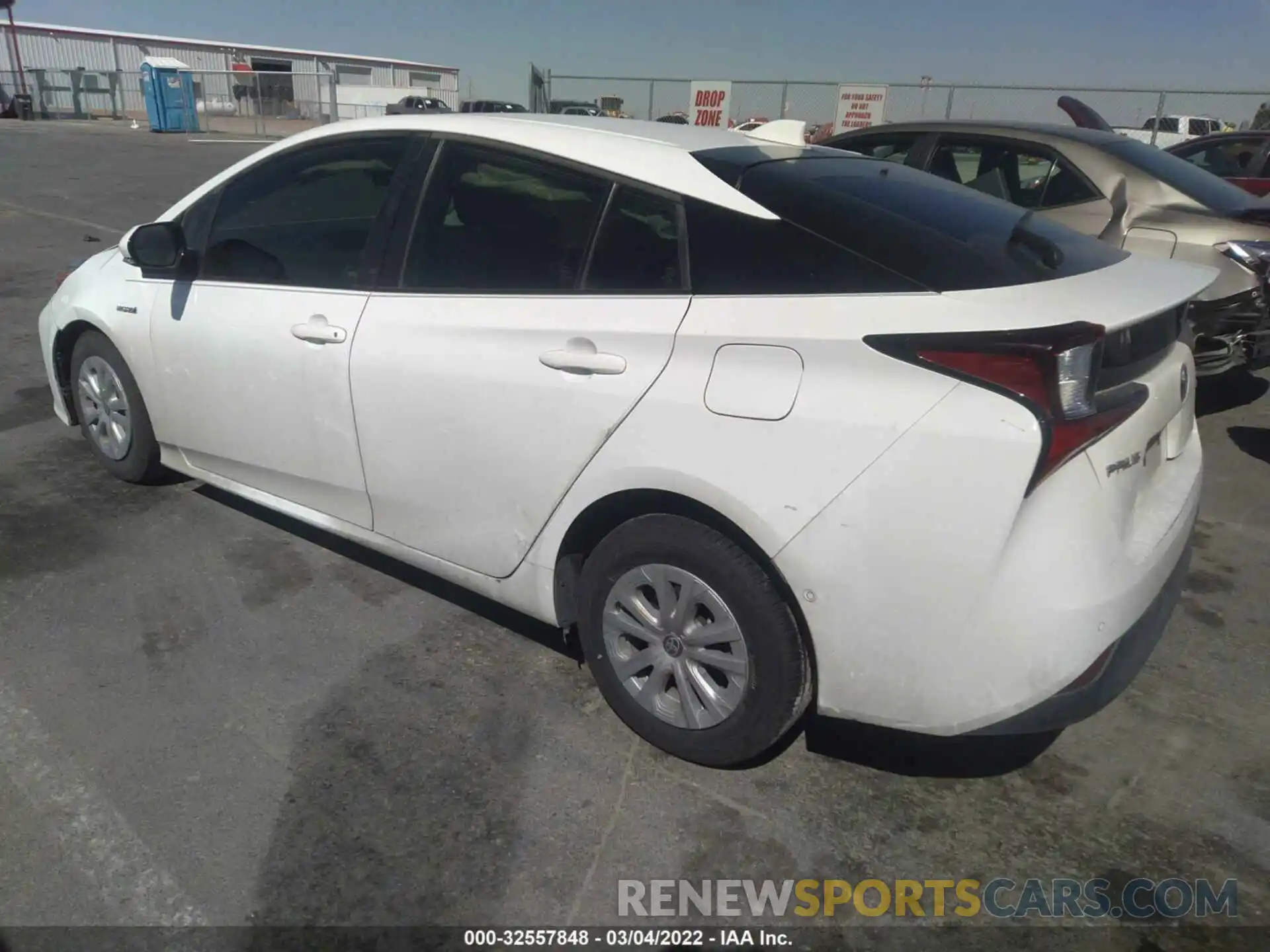 3 Фотография поврежденного автомобиля JTDKARFU1L3118369 TOYOTA PRIUS 2020