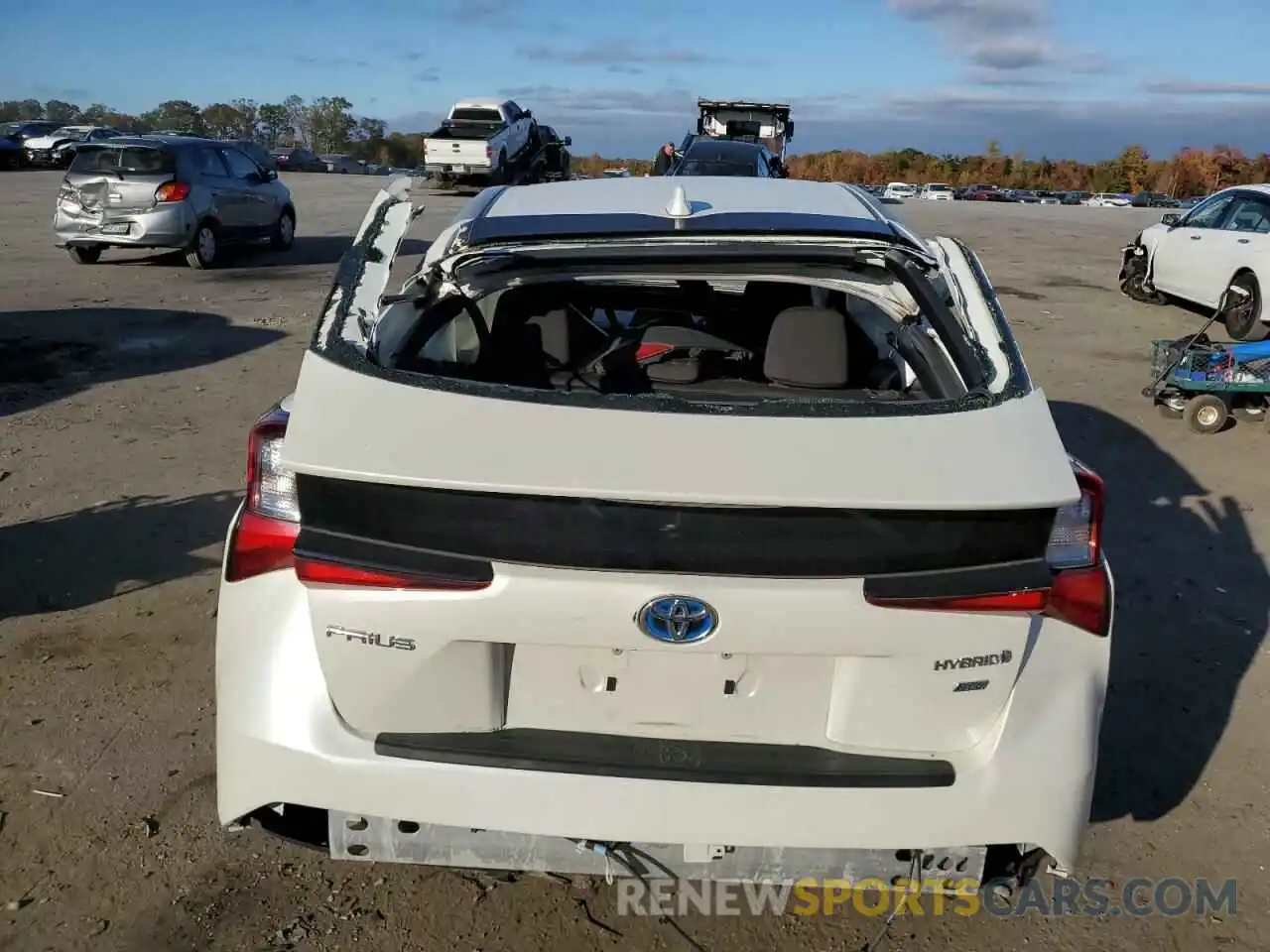 10 Photograph of a damaged car JTDKARFU2L3106392 TOYOTA PRIUS 2020