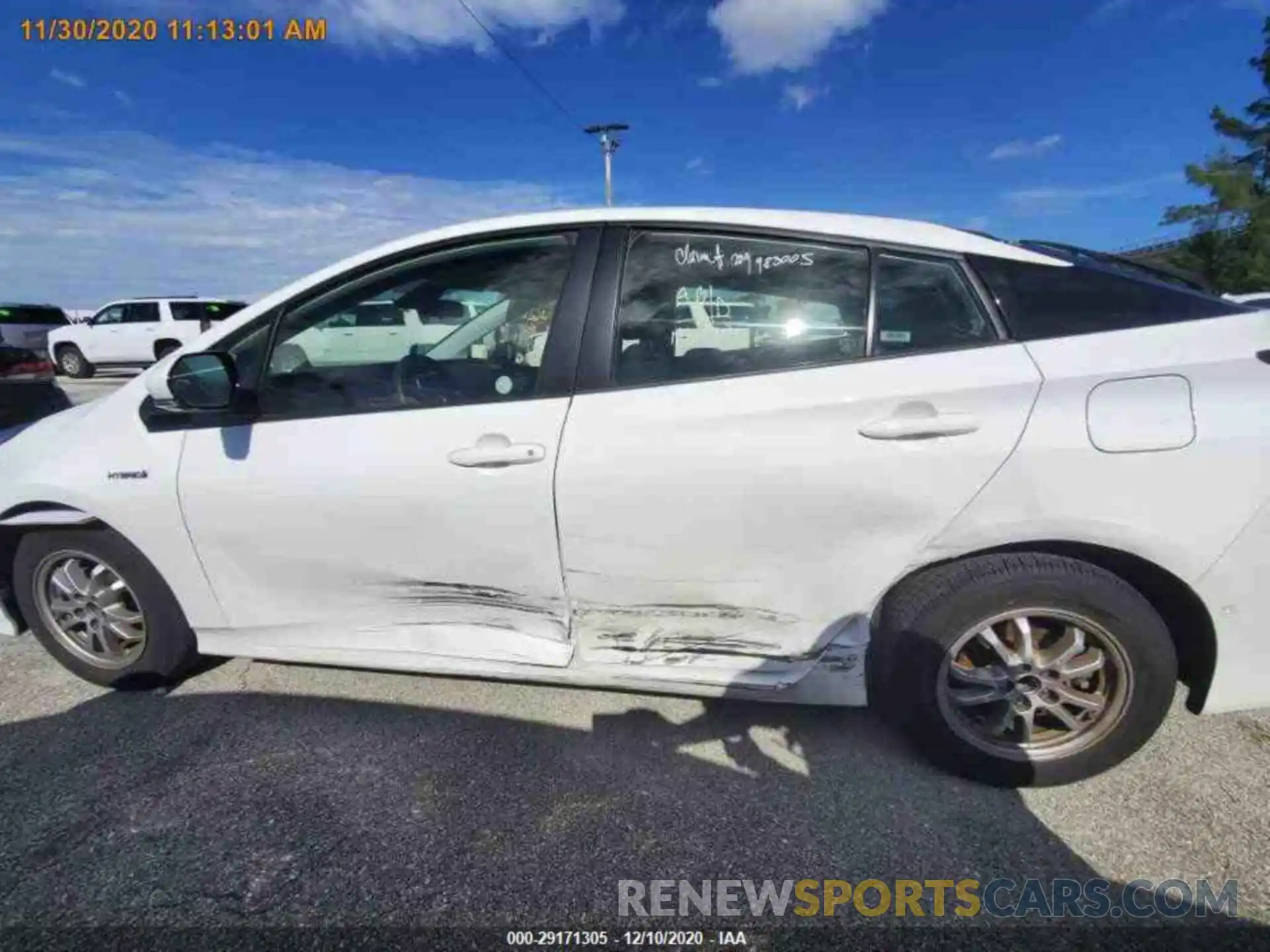 12 Photograph of a damaged car JTDKARFU2L3107624 TOYOTA PRIUS 2020