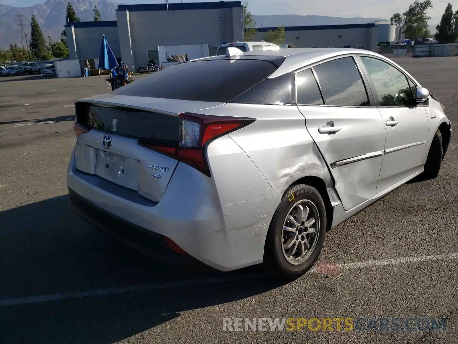 4 Photograph of a damaged car JTDKARFU2L3111348 TOYOTA PRIUS 2020