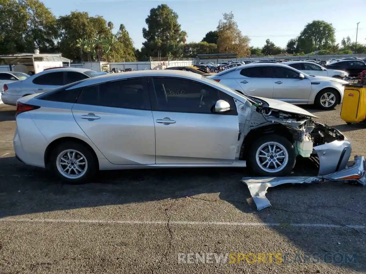 9 Photograph of a damaged car JTDKARFU2L3112452 TOYOTA PRIUS 2020