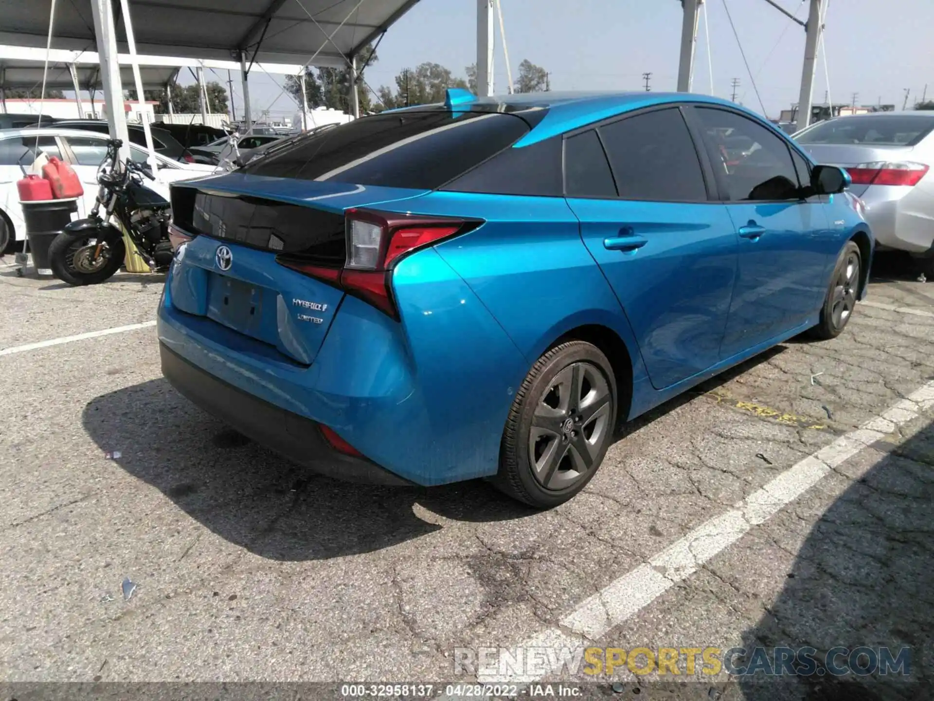 4 Photograph of a damaged car JTDKARFU2L3123242 TOYOTA PRIUS 2020