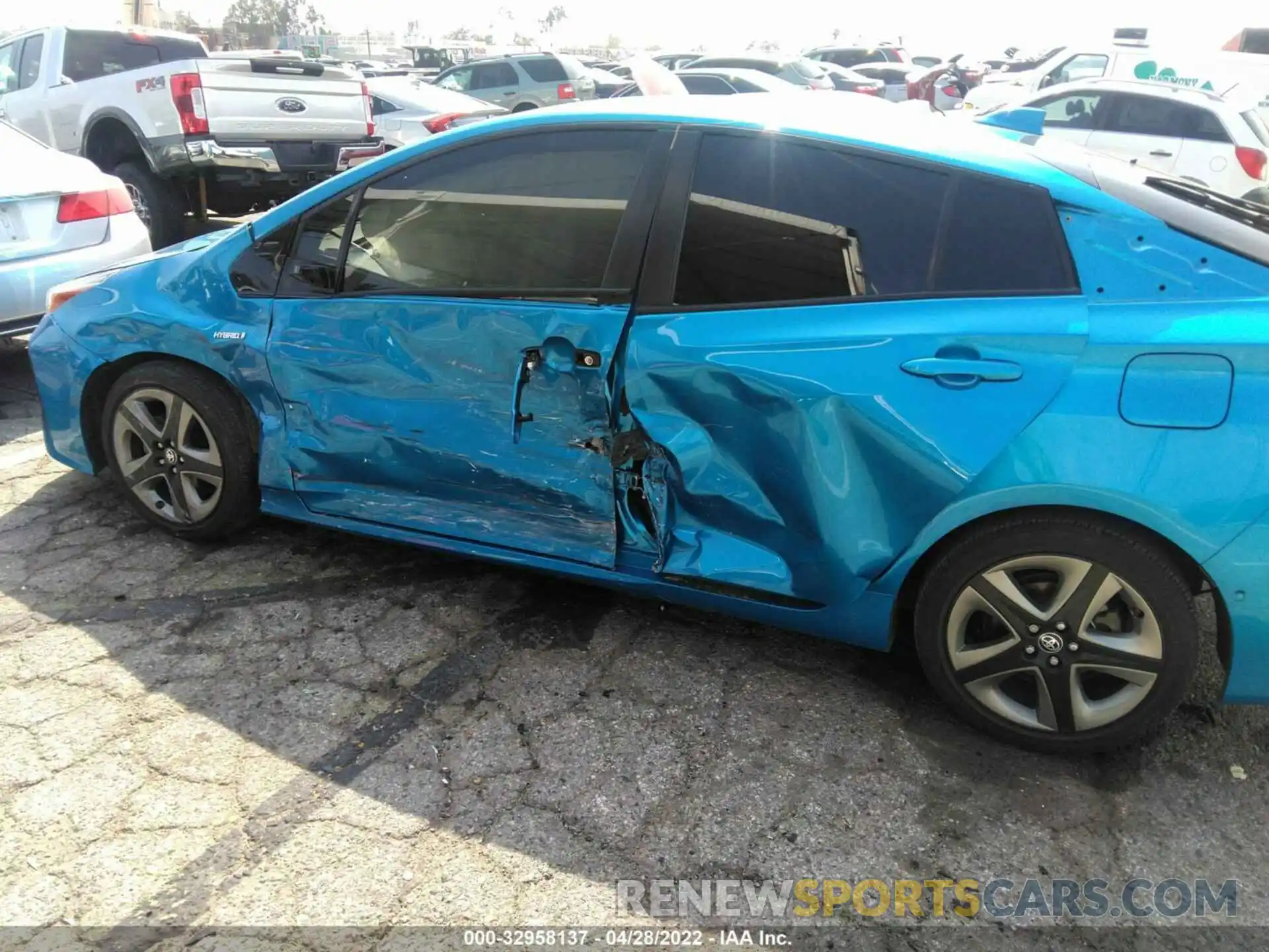 6 Photograph of a damaged car JTDKARFU2L3123242 TOYOTA PRIUS 2020