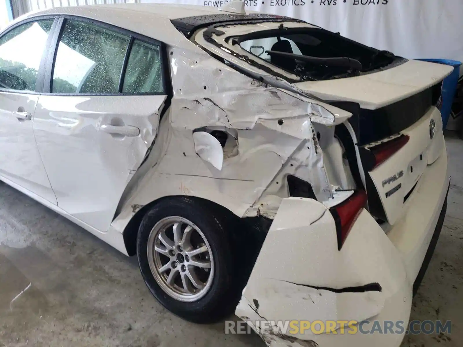 9 Photograph of a damaged car JTDKARFU3L3115022 TOYOTA PRIUS 2020