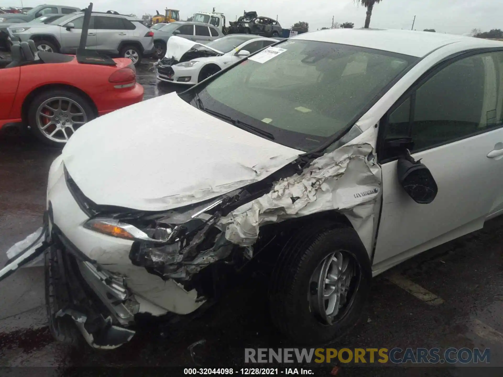 6 Photograph of a damaged car JTDKARFU8L3112228 TOYOTA PRIUS 2020